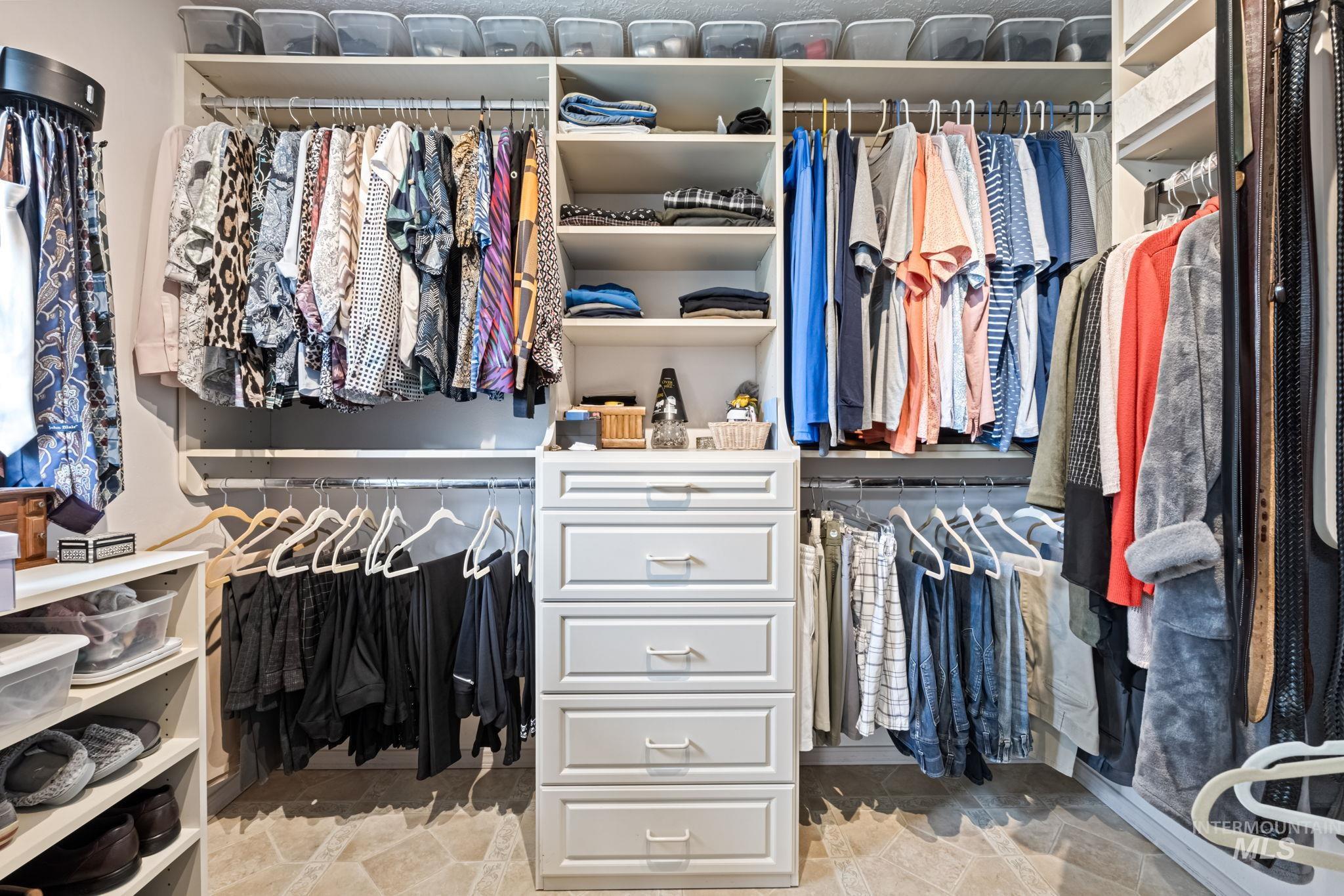 1075 Teal Circle, Mountain Home, Idaho 83647, 3 Bedrooms, 2.5 Bathrooms, Residential For Sale, Price $399,900,MLS 98949911