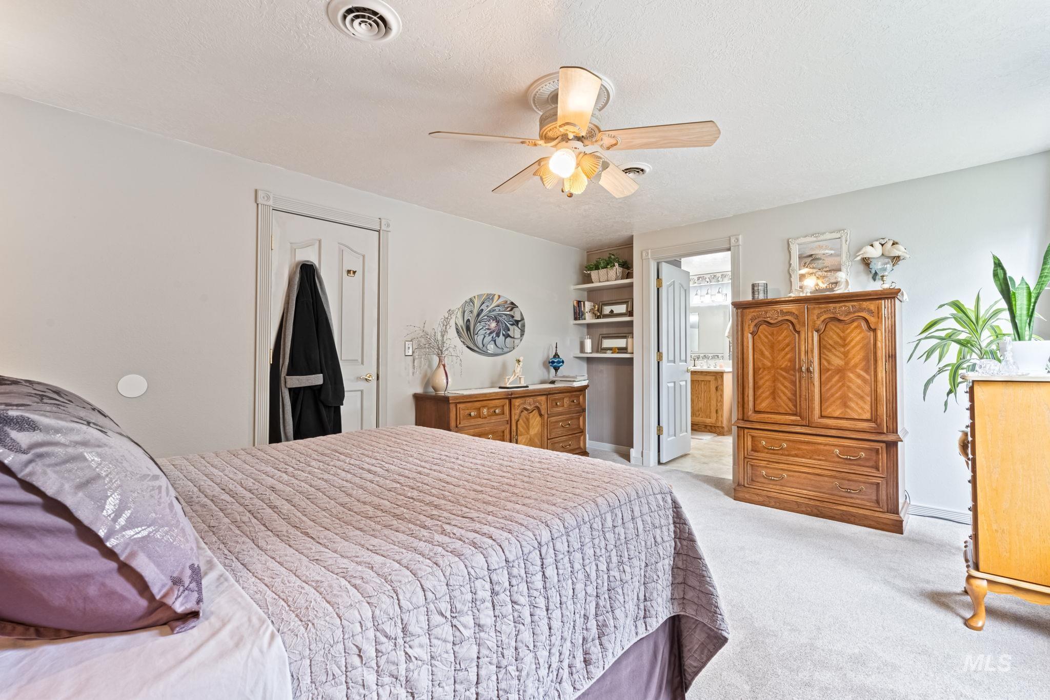 1075 Teal Circle, Mountain Home, Idaho 83647, 3 Bedrooms, 2.5 Bathrooms, Residential For Sale, Price $399,900,MLS 98949911