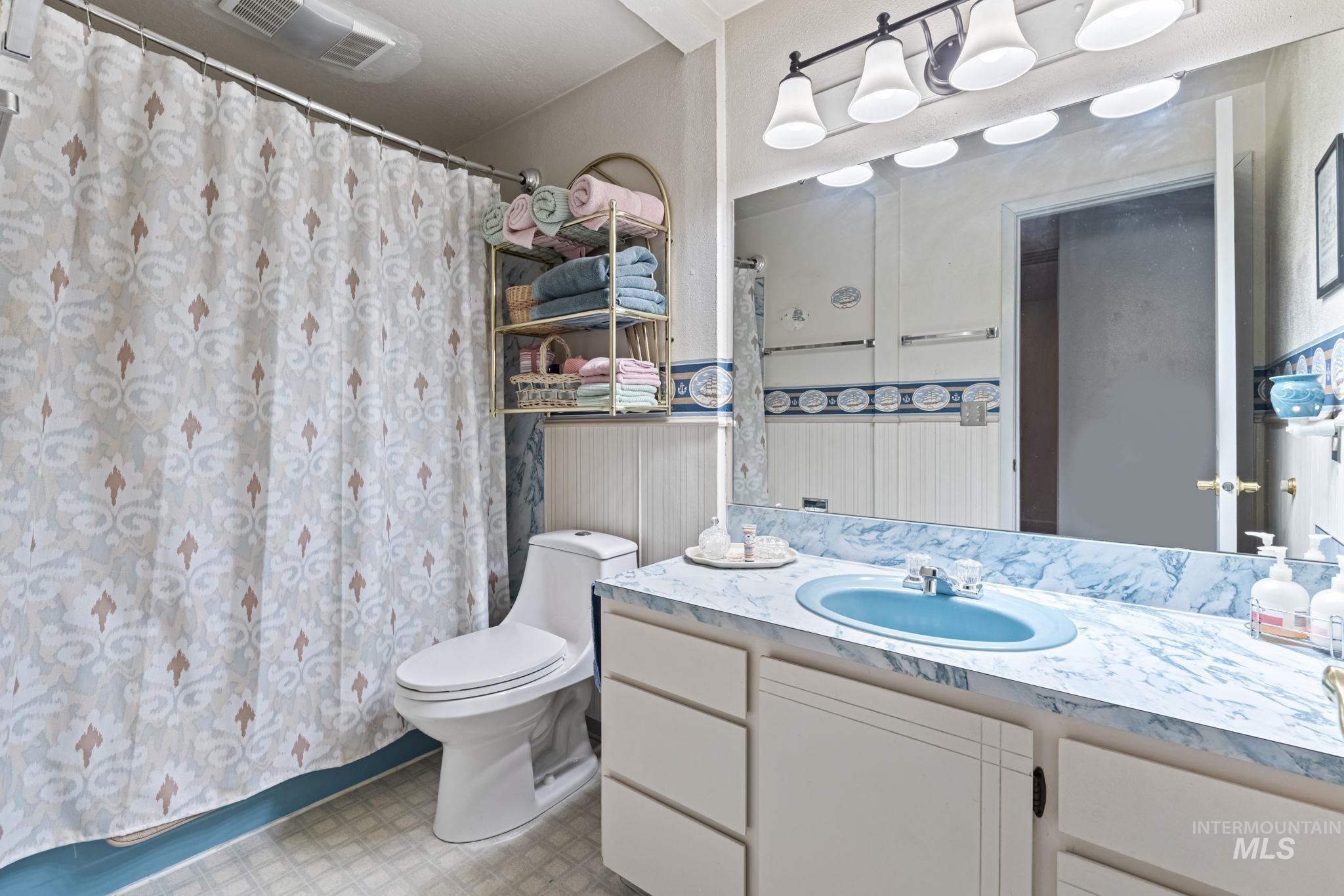 1075 Teal Circle, Mountain Home, Idaho 83647, 3 Bedrooms, 2.5 Bathrooms, Residential For Sale, Price $399,900,MLS 98949911