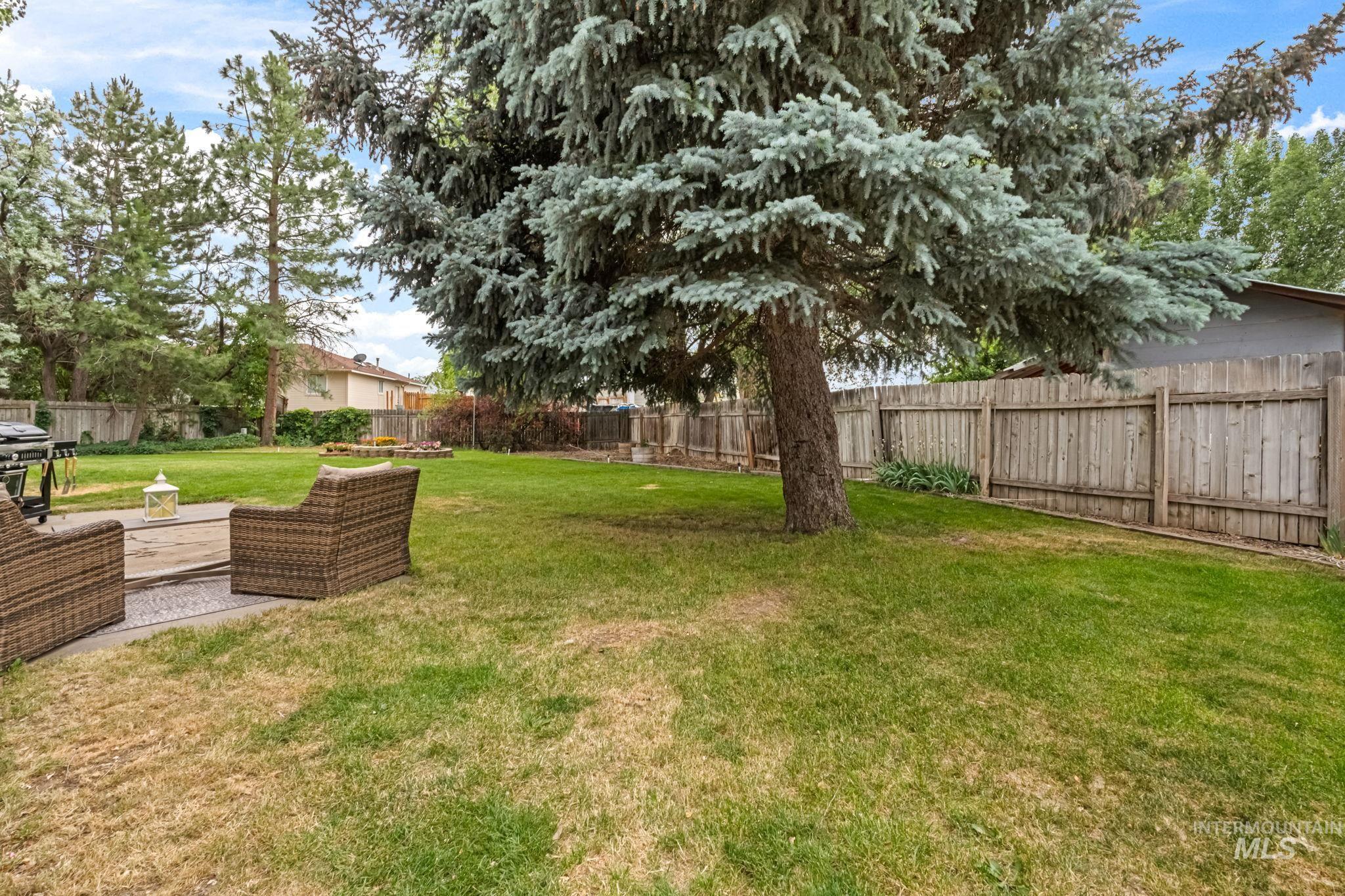 1075 Teal Circle, Mountain Home, Idaho 83647, 3 Bedrooms, 2.5 Bathrooms, Residential For Sale, Price $399,900,MLS 98949911