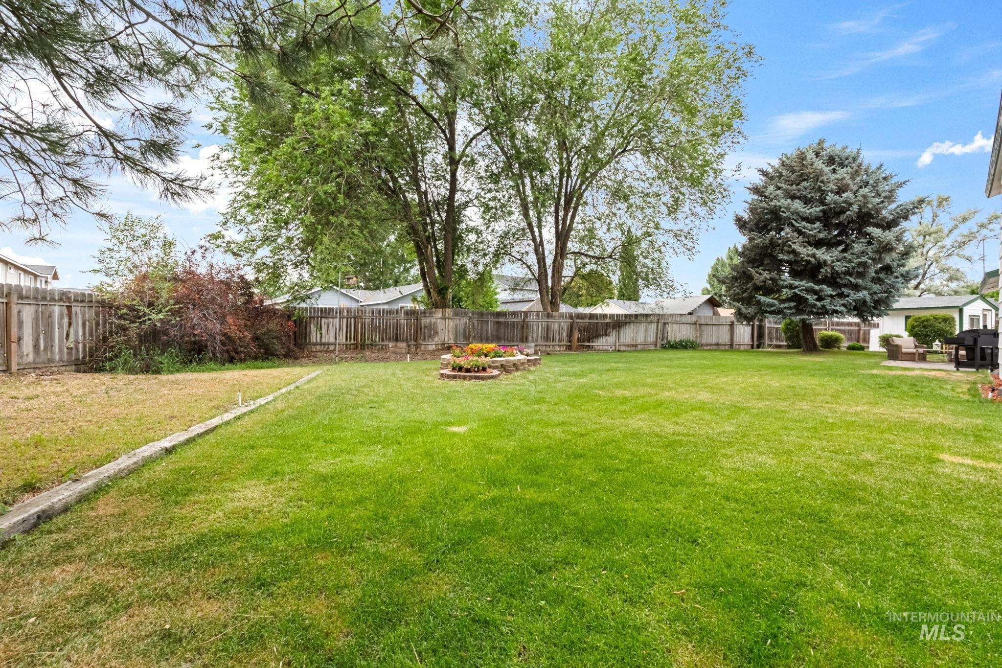 1075 Teal Circle, Mountain Home, Idaho 83647, 3 Bedrooms, 2.5 Bathrooms, Residential For Sale, Price $399,900,MLS 98949911