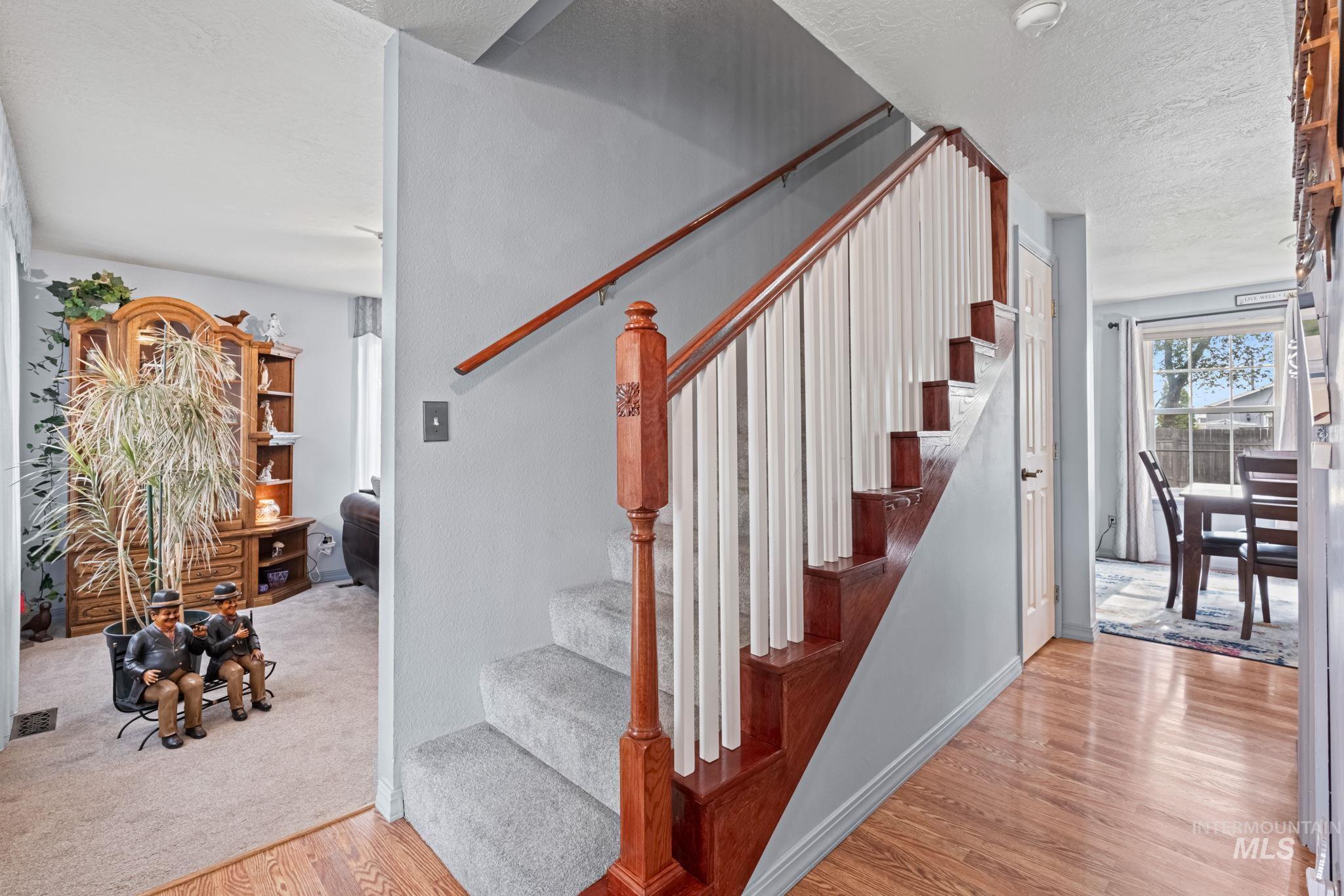 1075 Teal Circle, Mountain Home, Idaho 83647, 3 Bedrooms, 2.5 Bathrooms, Residential For Sale, Price $399,900,MLS 98949911