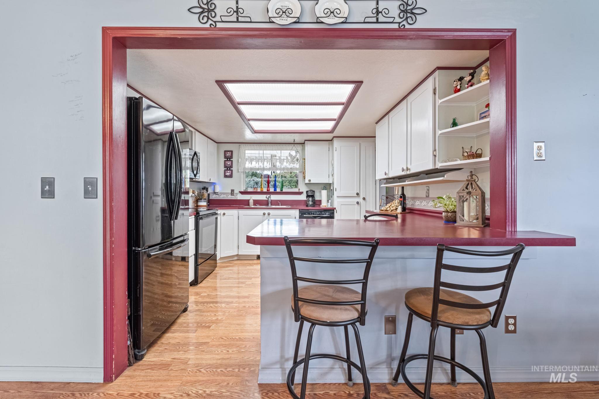 1075 Teal Circle, Mountain Home, Idaho 83647, 3 Bedrooms, 2.5 Bathrooms, Residential For Sale, Price $399,900,MLS 98949911