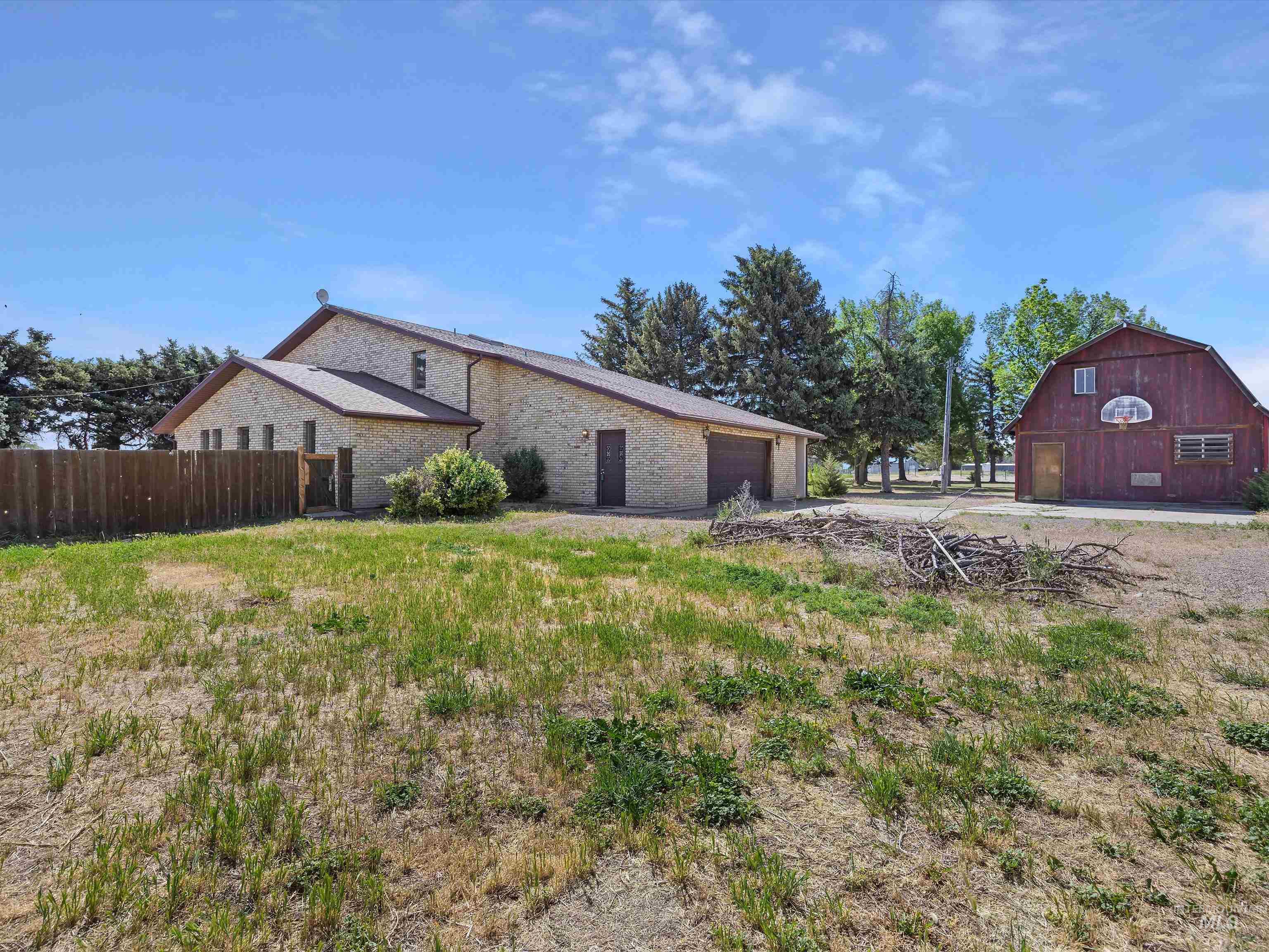 1872 E 1750 S, Gooding, Idaho 83330, 4 Bedrooms, 3 Bathrooms, Residential For Sale, Price $1,500,000,MLS 98950044