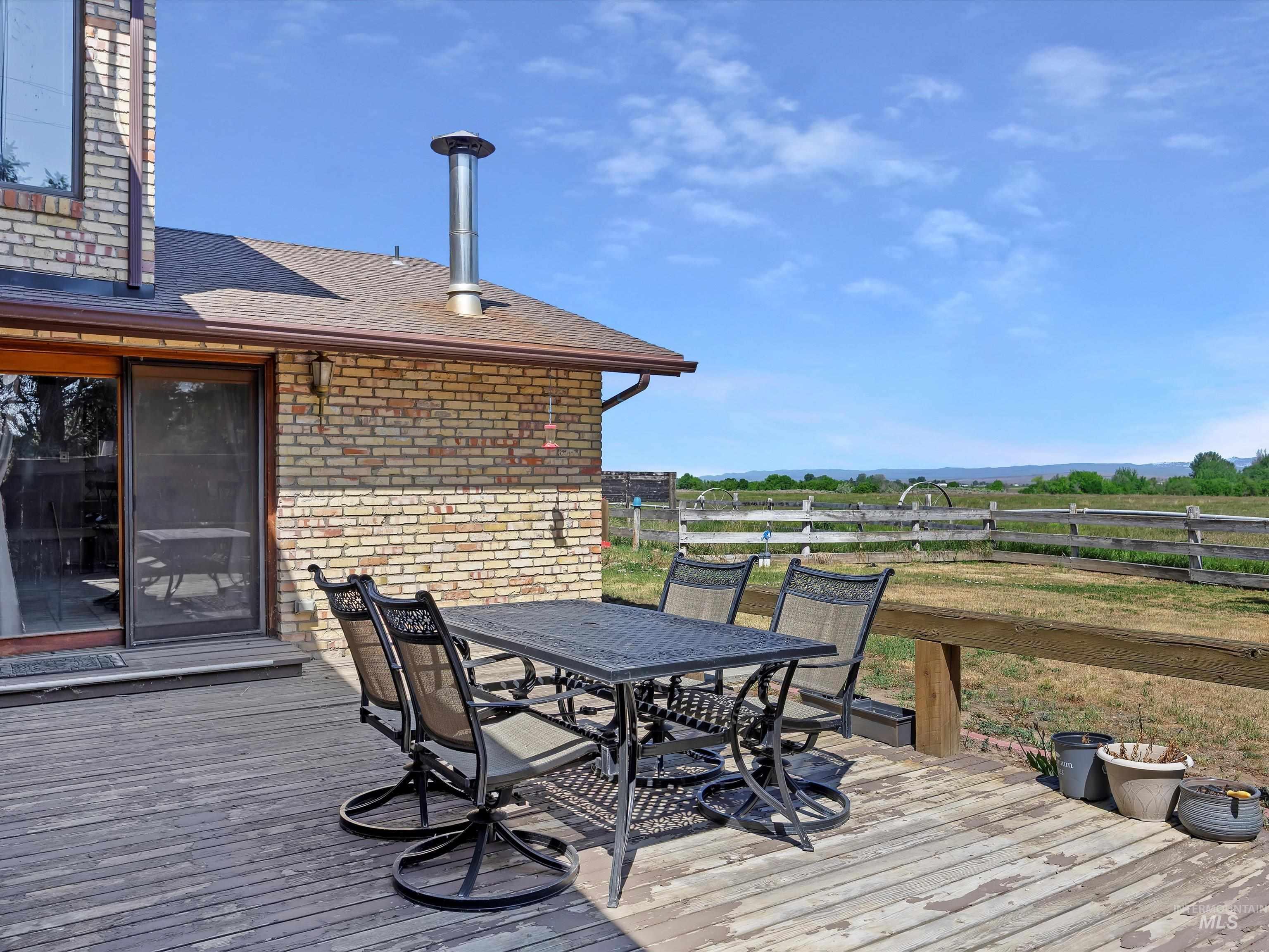 1872 E 1750 S, Gooding, Idaho 83330, 4 Bedrooms, 3 Bathrooms, Residential For Sale, Price $1,500,000, 98950044