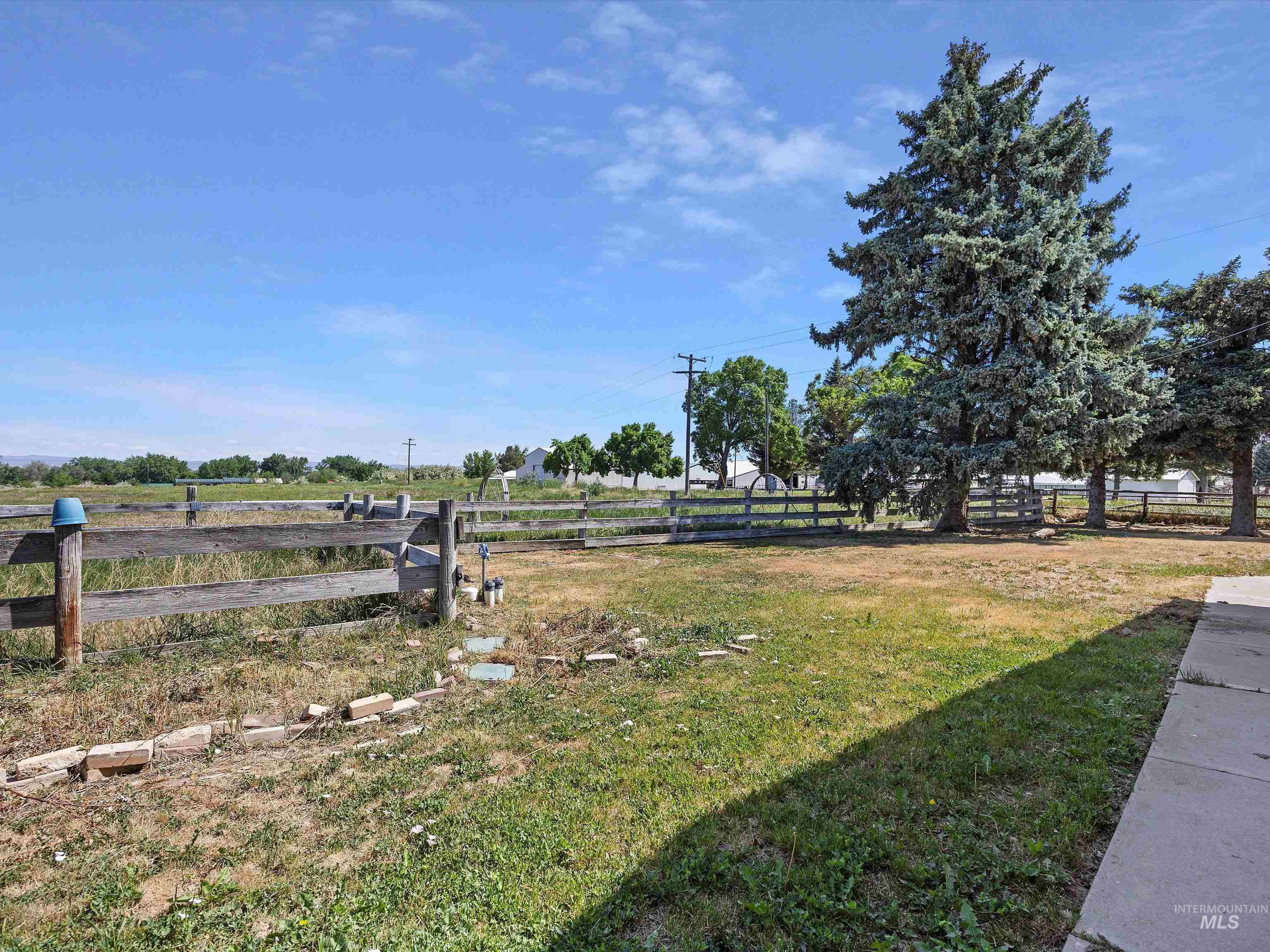 1872 E 1750 S, Gooding, Idaho 83330, 4 Bedrooms, 3 Bathrooms, Residential For Sale, Price $1,500,000, 98950044