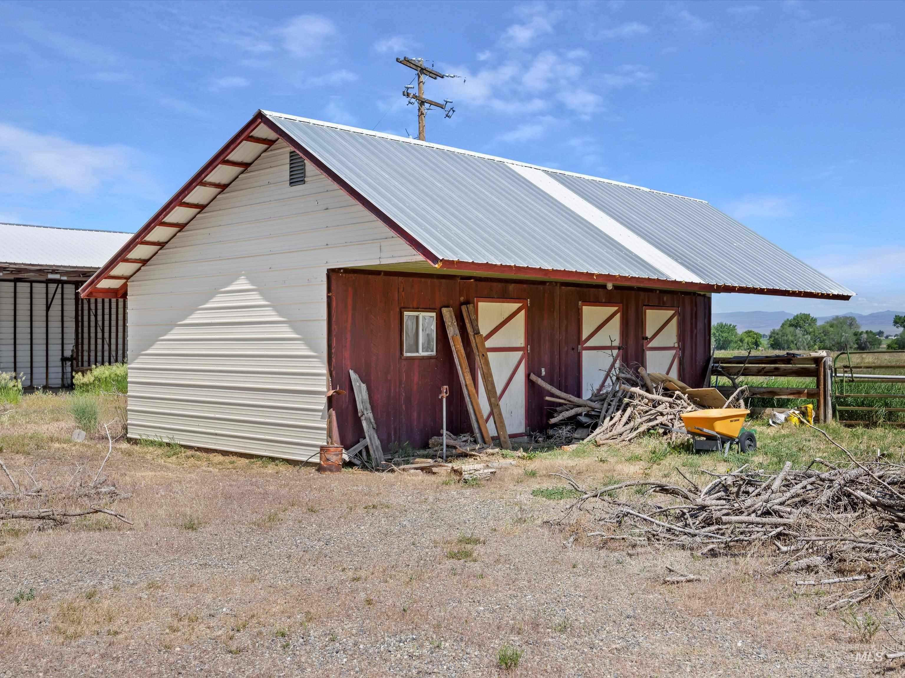 1872 E 1750 S, Gooding, Idaho 83330, 4 Bedrooms, 3 Bathrooms, Residential For Sale, Price $1,500,000,MLS 98950044