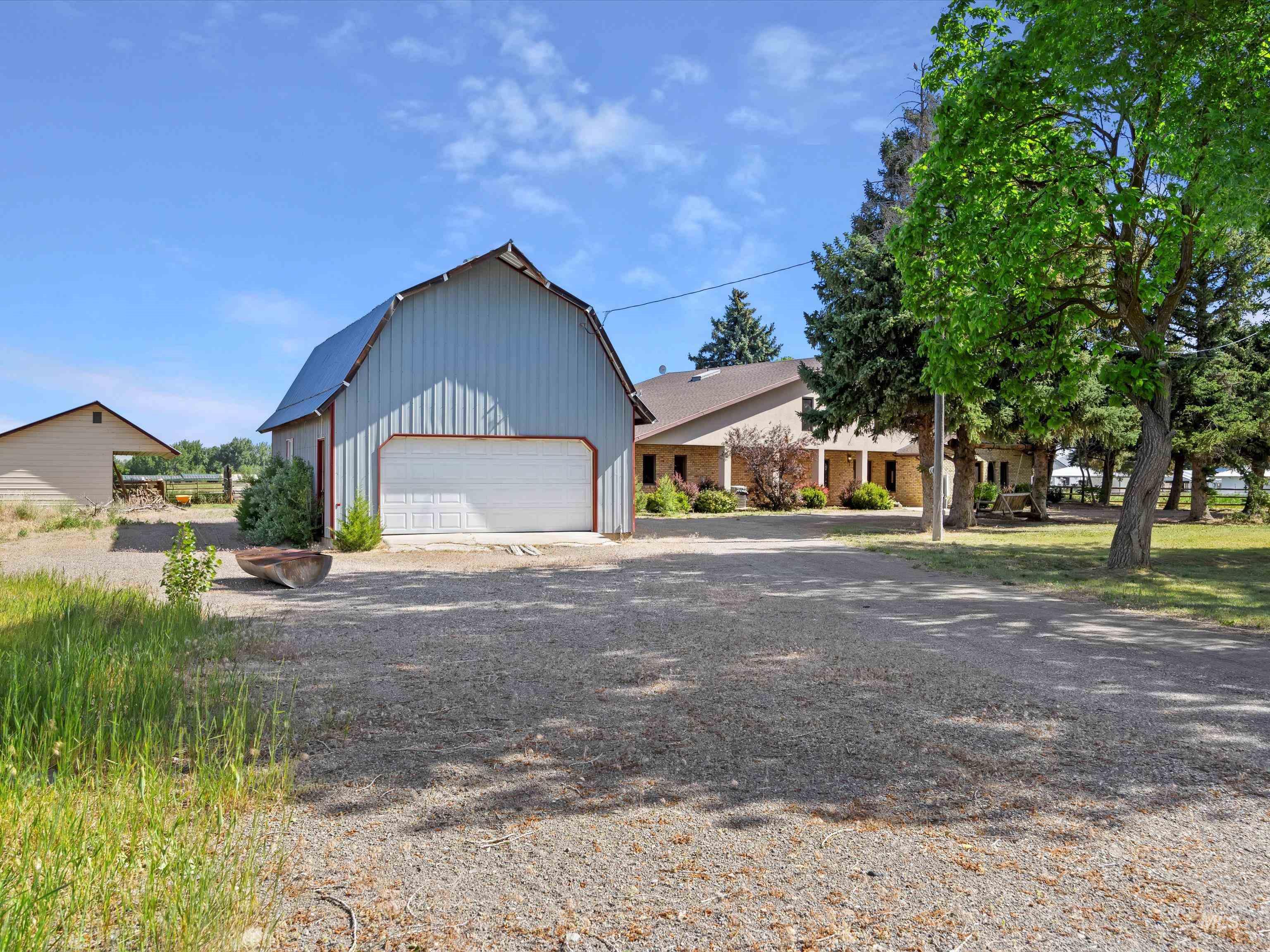 1872 E 1750 S, Gooding, Idaho 83330, 4 Bedrooms, 3 Bathrooms, Residential For Sale, Price $1,500,000,MLS 98950044