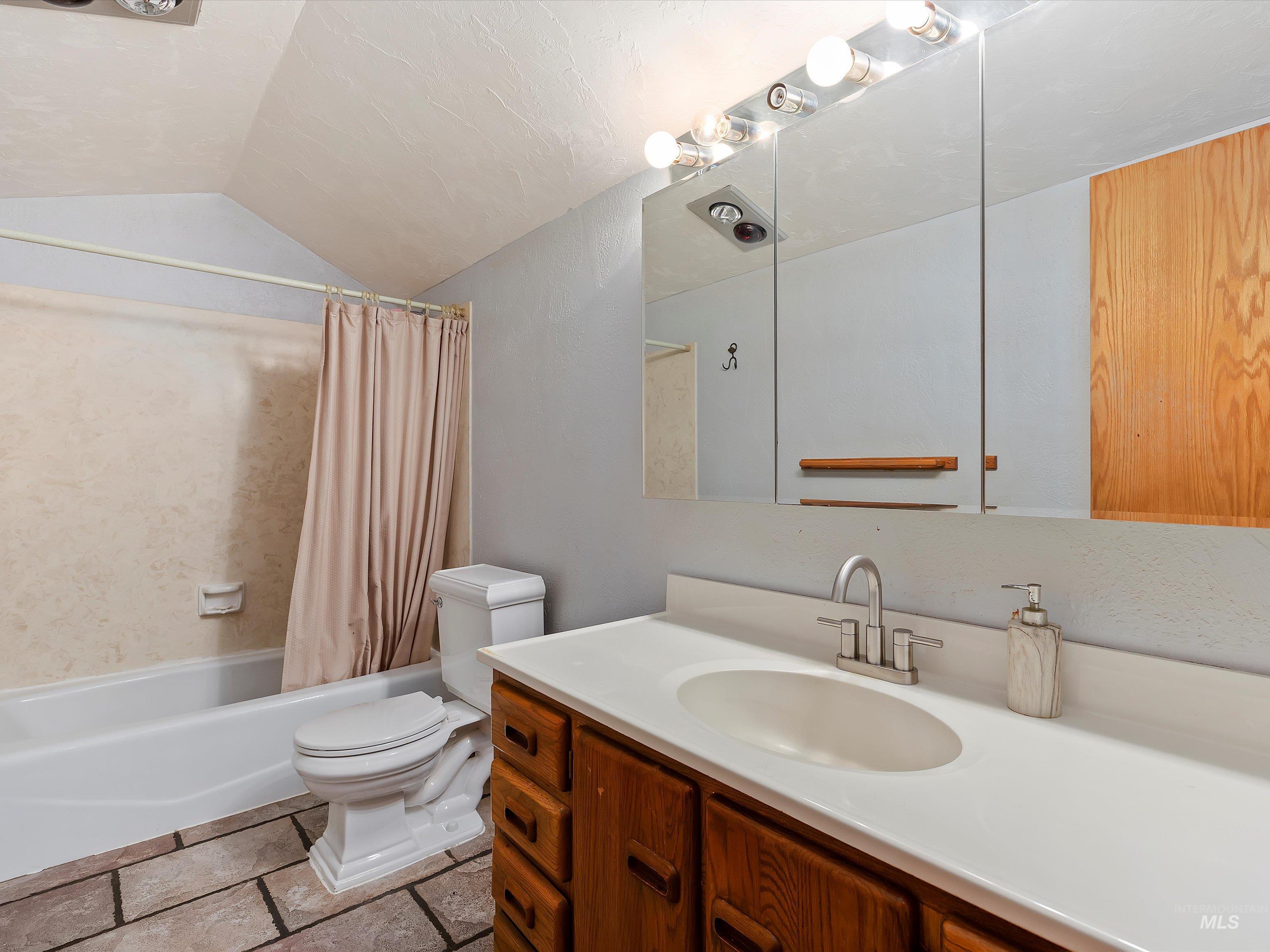 1872 E 1750 S, Gooding, Idaho 83330, 4 Bedrooms, 3 Bathrooms, Residential For Sale, Price $1,500,000,MLS 98950044