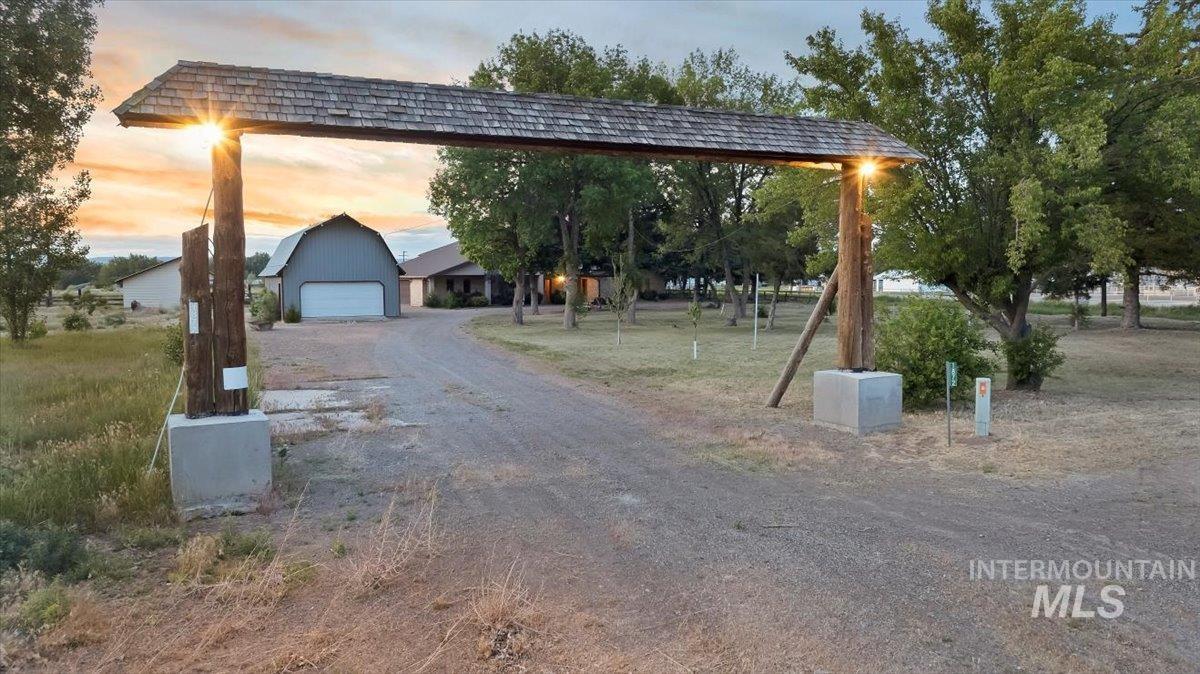 1872 E 1750 S, Gooding, Idaho 83330, 4 Bedrooms, 3 Bathrooms, Residential For Sale, Price $1,500,000,MLS 98950044