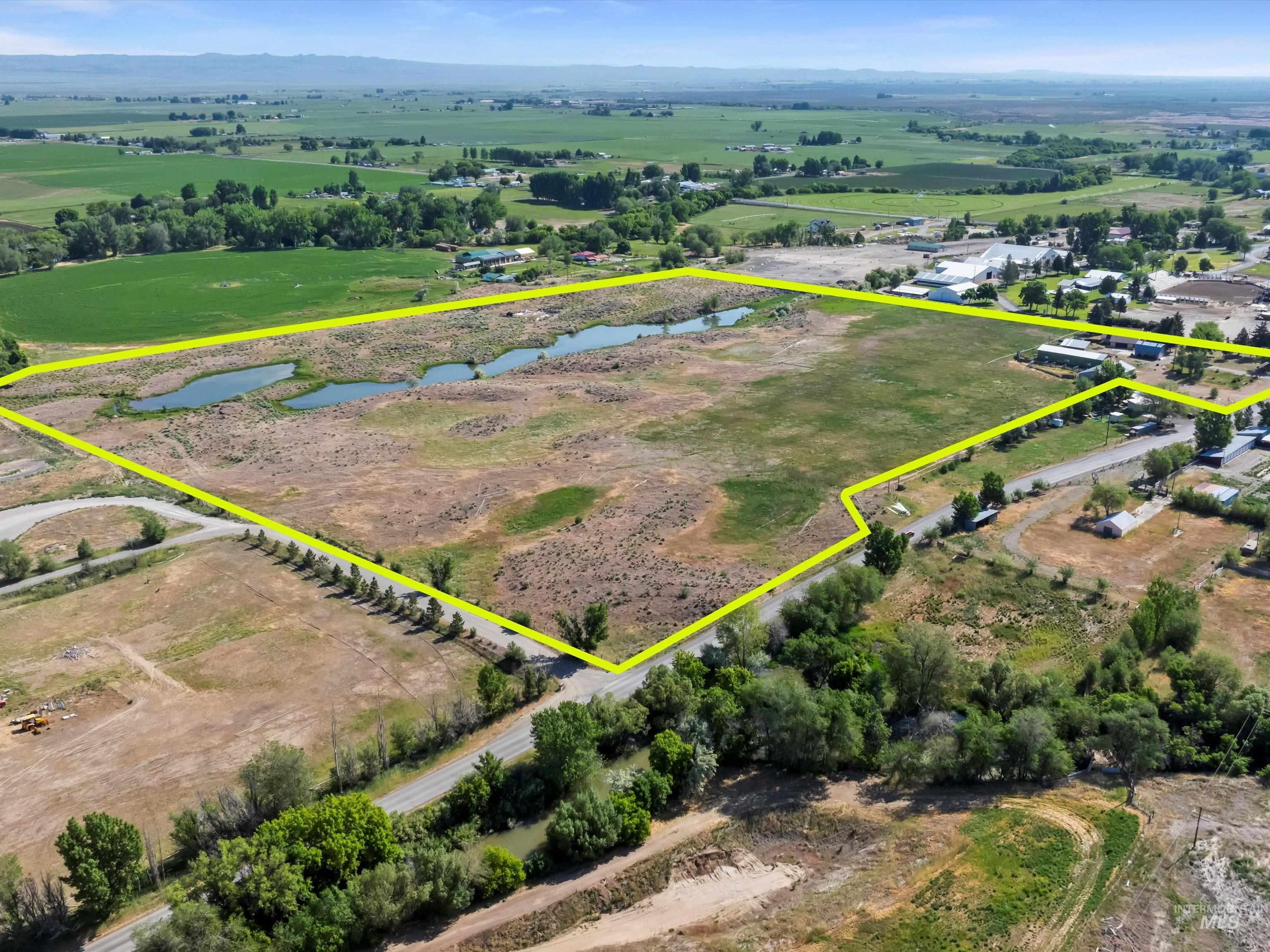 1872 E 1750 S, Gooding, Idaho 83330, 4 Bedrooms, 3 Bathrooms, Residential For Sale, Price $1,500,000,MLS 98950044