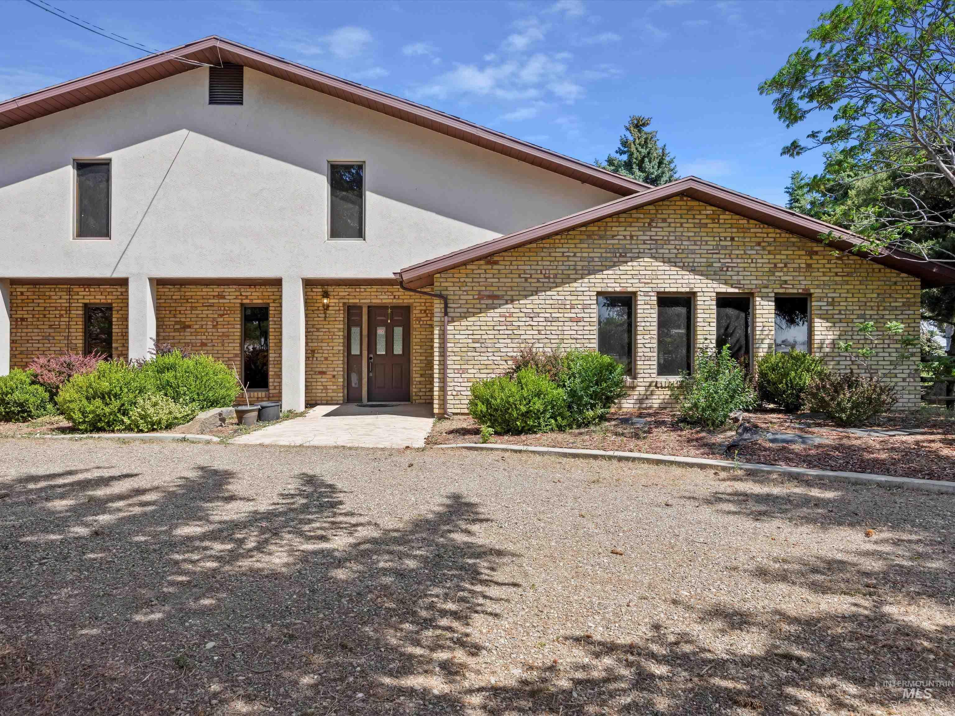 1872 E 1750 S, Gooding, Idaho 83330, 4 Bedrooms, 3 Bathrooms, Residential For Sale, Price $1,500,000,MLS 98950044