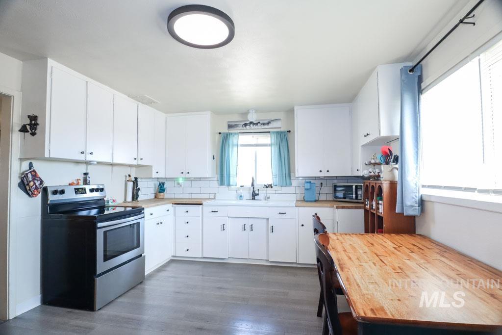 4977 Hwy 201, Ontario, Oregon 97914-0000, 3 Bedrooms, 1 Bathroom, Residential For Sale, Price $317,000, 98950144