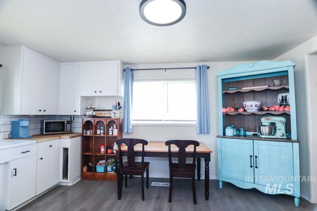 4977 Hwy 201, Ontario, Oregon 97914-0000, 3 Bedrooms, 1 Bathroom, Residential For Sale, Price $317,000, 98950144