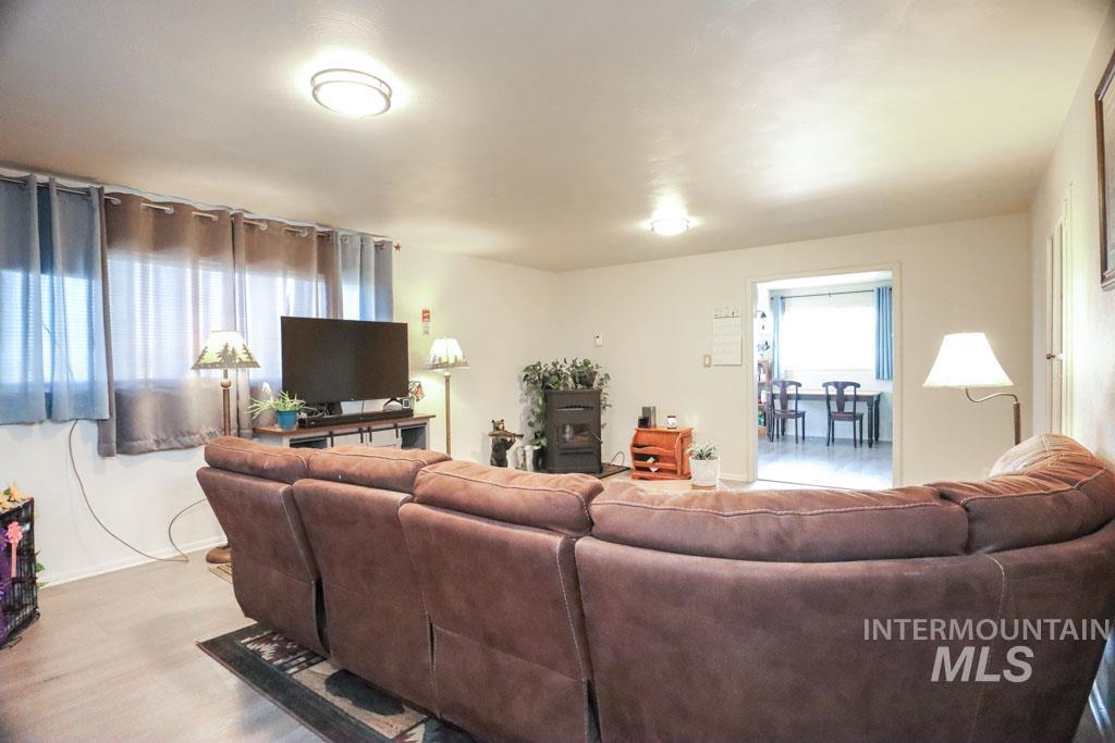 4977 Hwy 201, Ontario, Oregon 97914-0000, 3 Bedrooms, 1 Bathroom, Residential For Sale, Price $317,000, 98950144