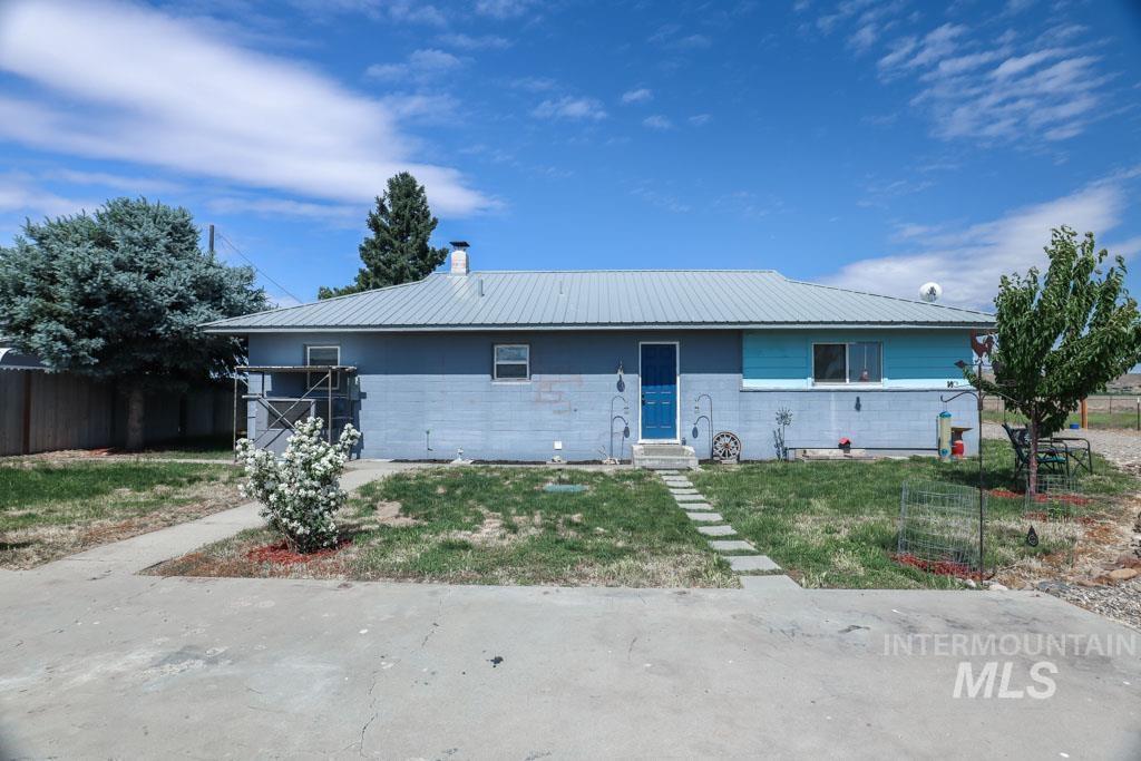 4977 Hwy 201, Ontario, Oregon 97914-0000, 3 Bedrooms, 1 Bathroom, Residential For Sale, Price $317,000, 98950144