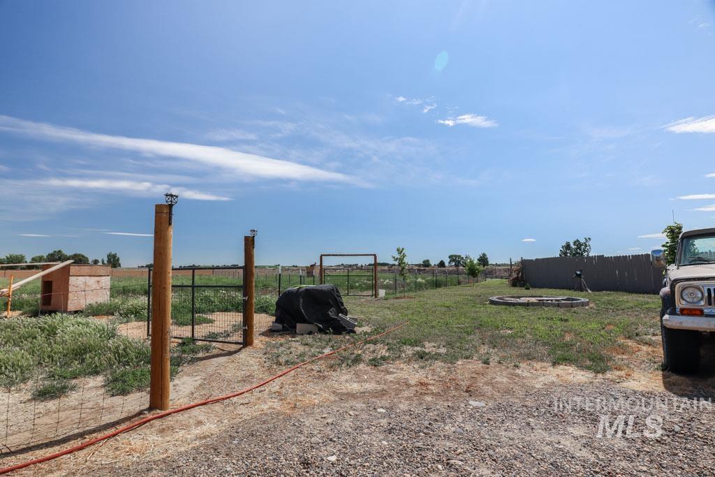 4977 Hwy 201, Ontario, Oregon 97914-0000, 3 Bedrooms, 1 Bathroom, Residential For Sale, Price $317,000, 98950144