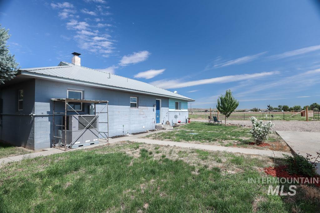 4977 Hwy 201, Ontario, Oregon 97914-0000, 3 Bedrooms, 1 Bathroom, Residential For Sale, Price $317,000, 98950144