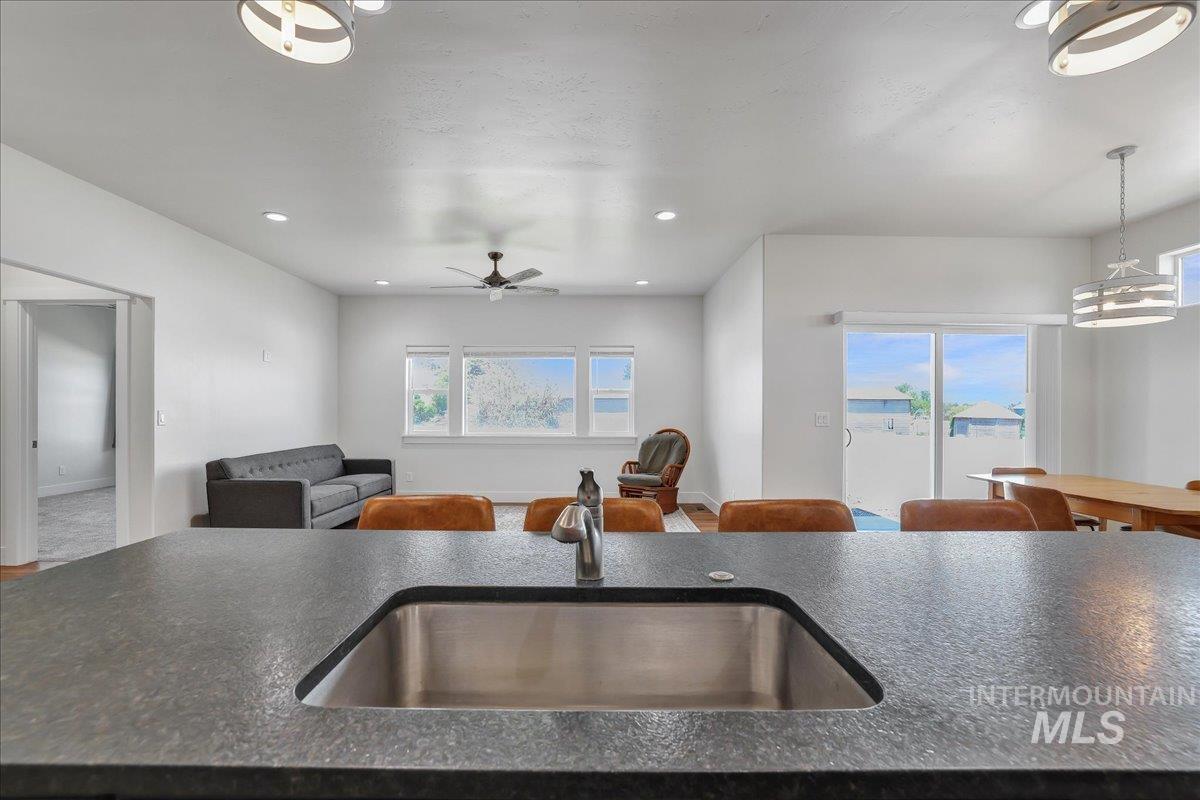 503 April Ave, Twin Falls, Idaho 83301, 3 Bedrooms, 2 Bathrooms, Residential For Sale, Price $415,000,MLS 98950216