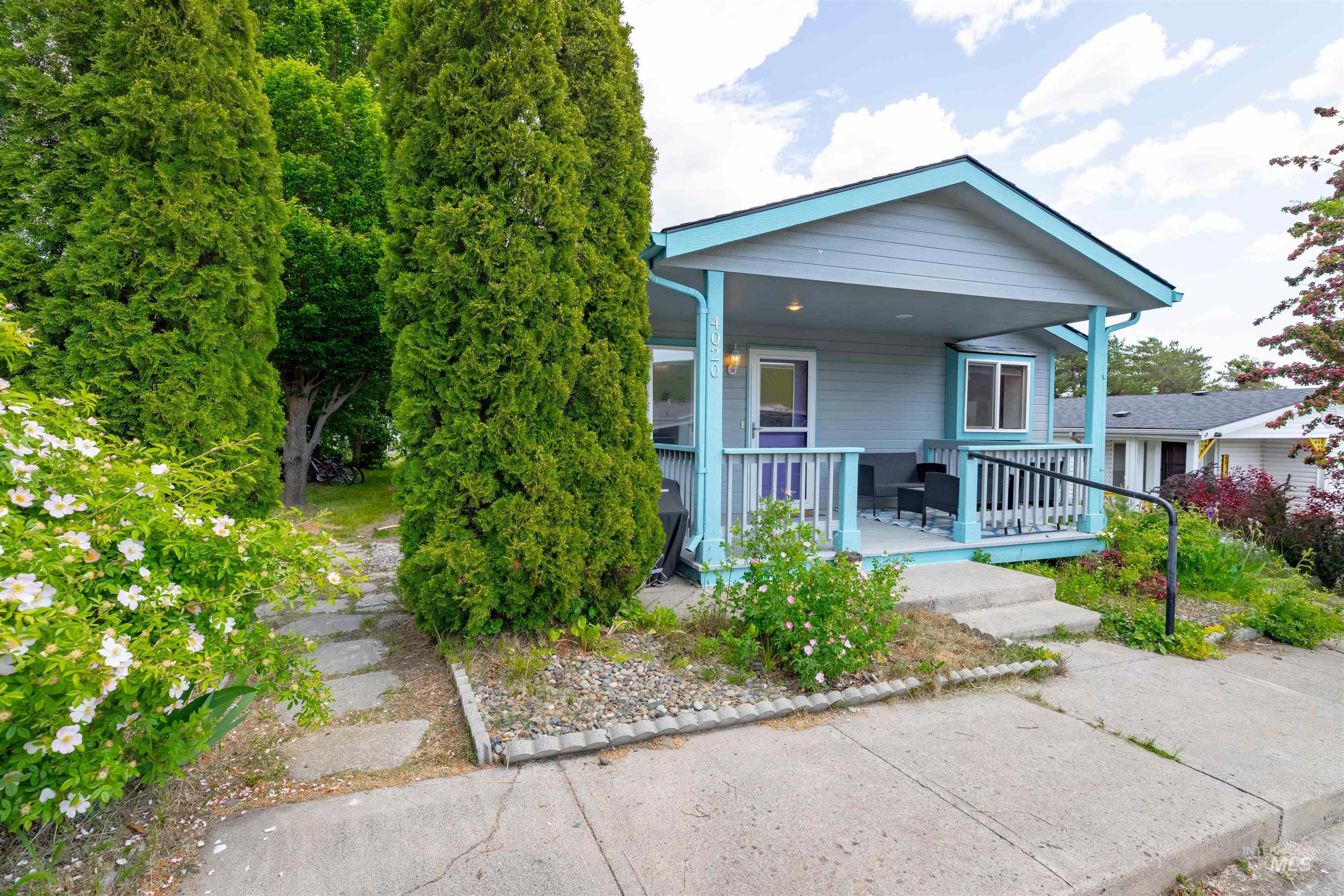 609 N Almon, Moscow, Idaho 83843, 3 Bedrooms, 2 Bathrooms, Residential For Sale, Price $145,000,MLS 98950282