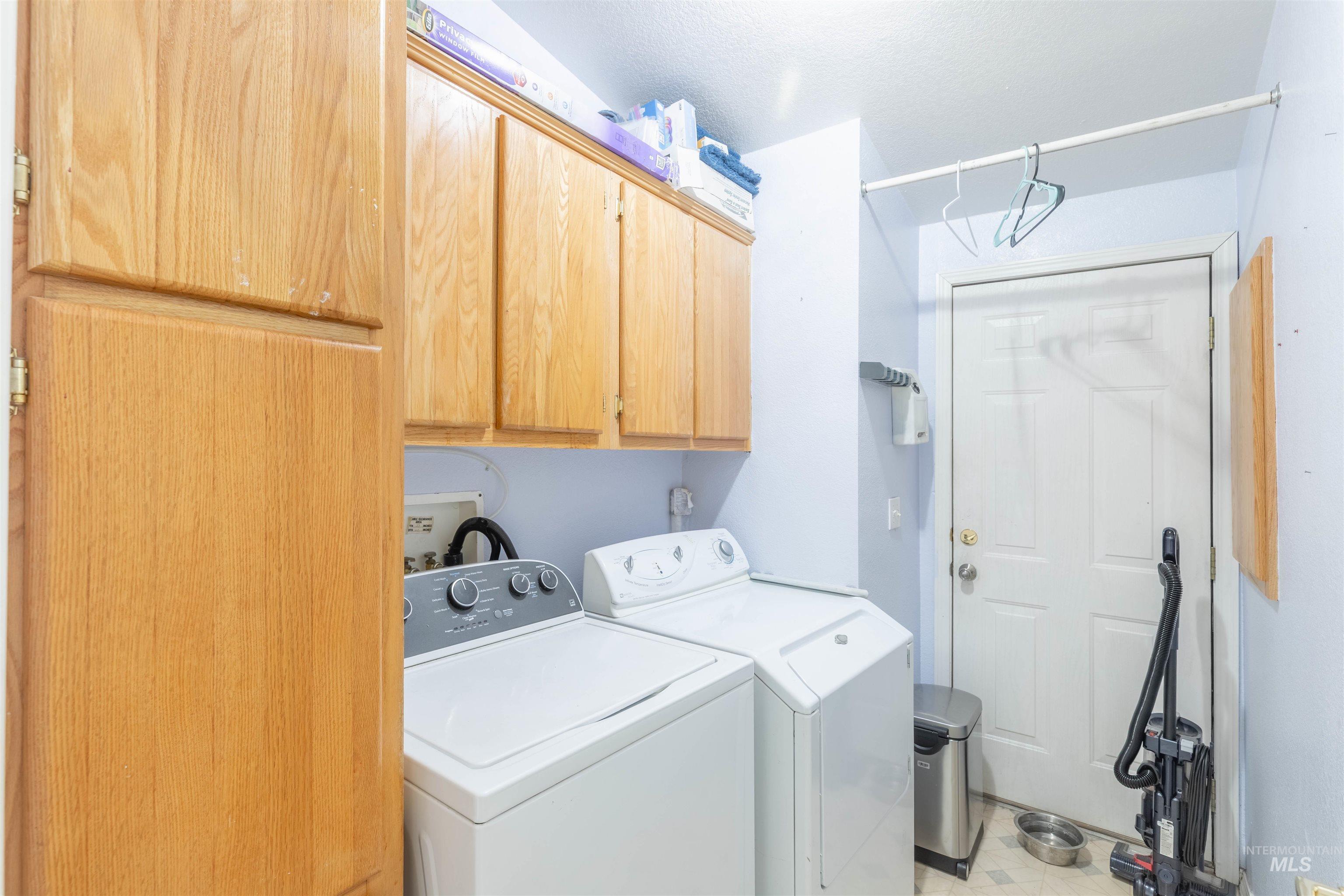 609 N Almon, Moscow, Idaho 83843, 3 Bedrooms, 2 Bathrooms, Residential For Sale, Price $145,000,MLS 98950282