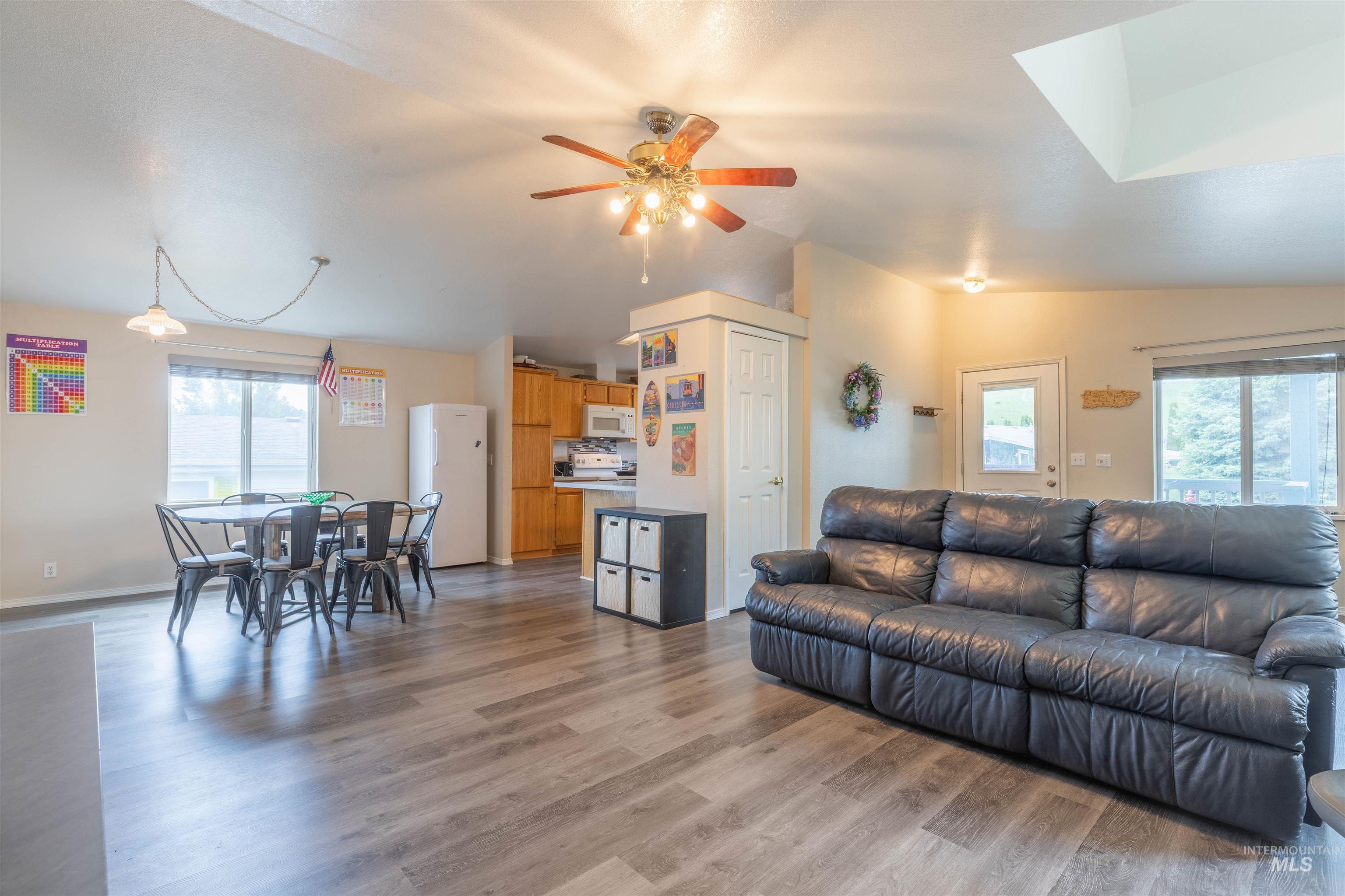 609 N Almon, Moscow, Idaho 83843, 3 Bedrooms, 2 Bathrooms, Residential For Sale, Price $145,000,MLS 98950282