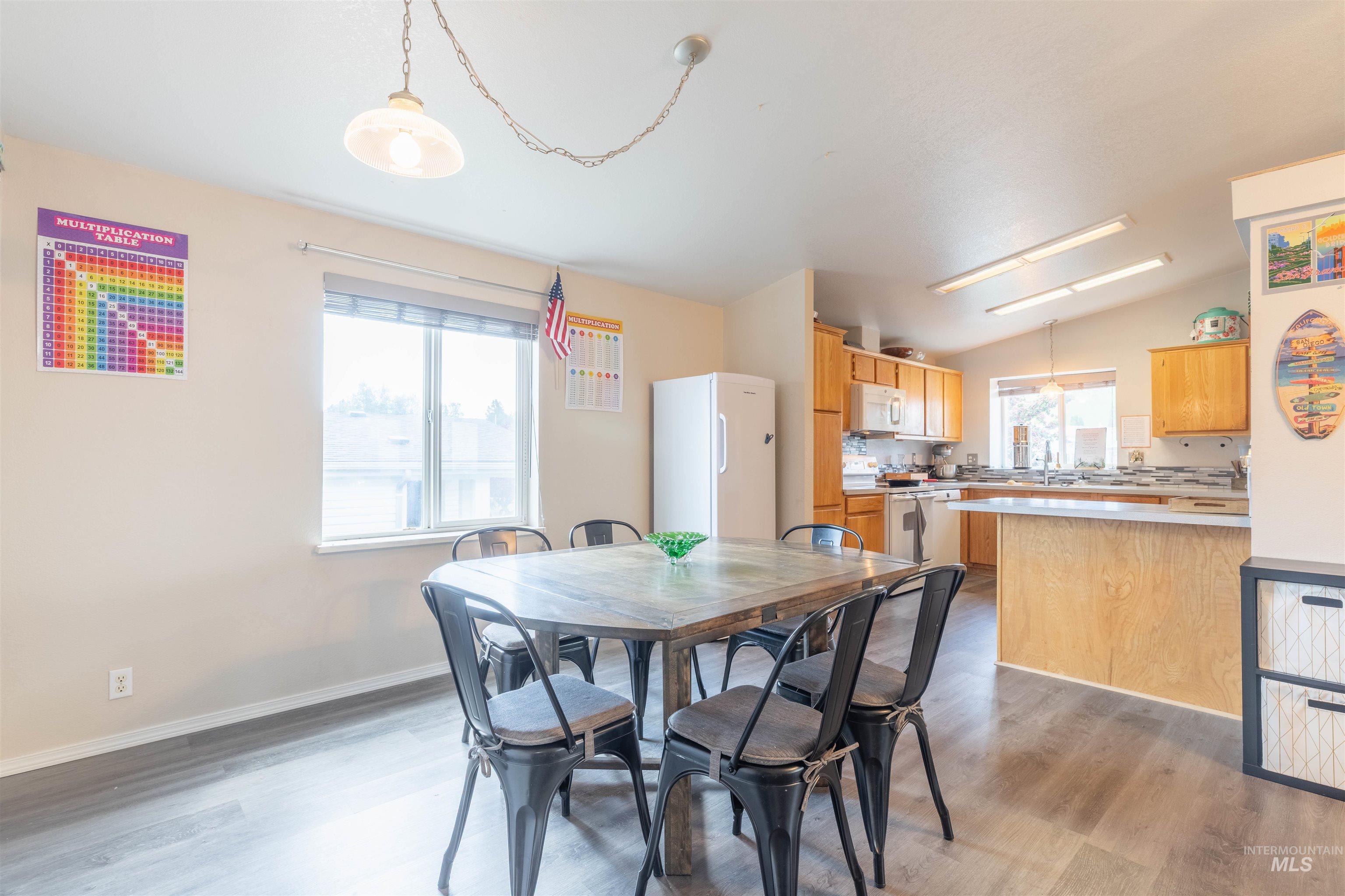 609 N Almon, Moscow, Idaho 83843, 3 Bedrooms, 2 Bathrooms, Residential For Sale, Price $145,000,MLS 98950282