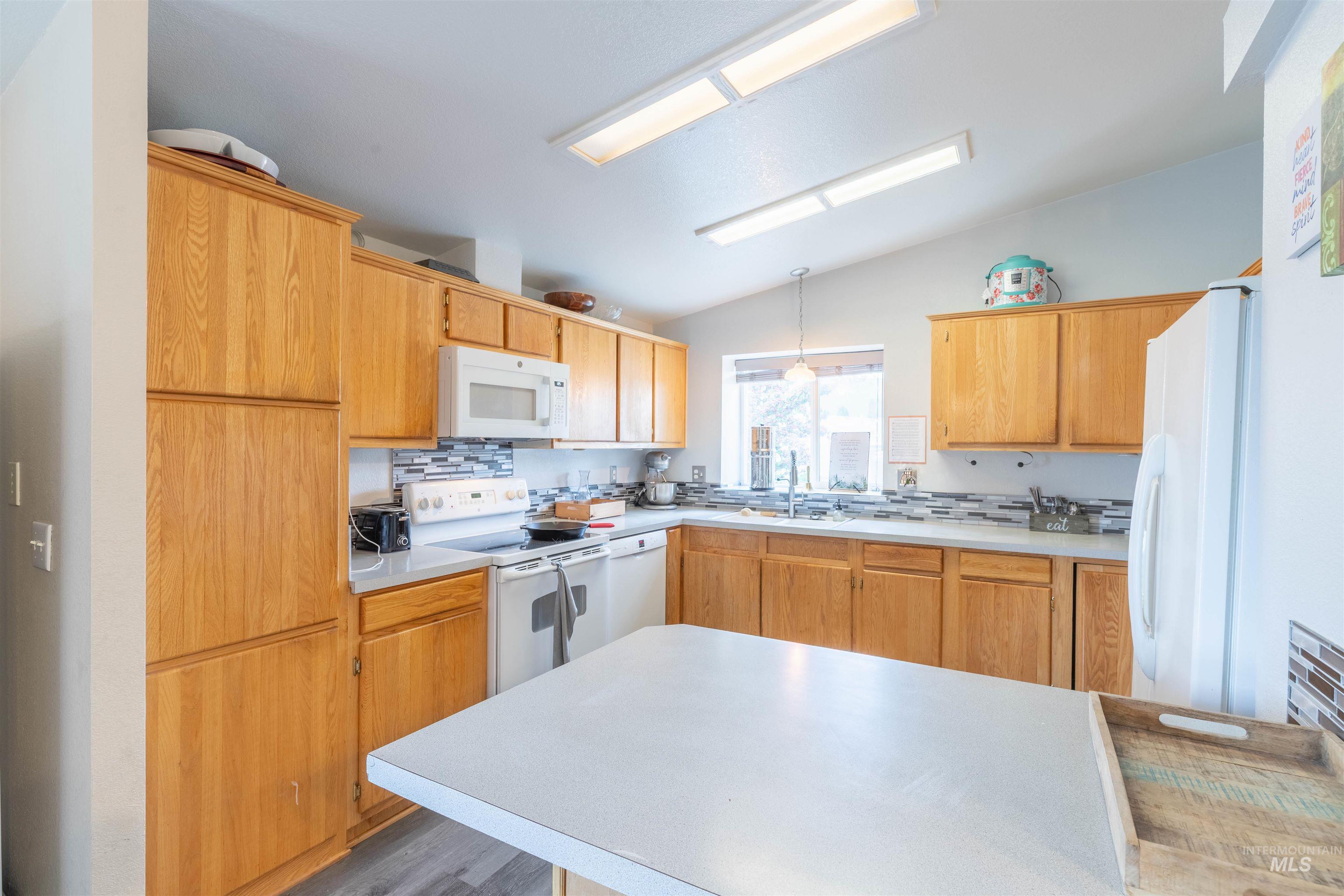 609 N Almon, Moscow, Idaho 83843, 3 Bedrooms, 2 Bathrooms, Residential For Sale, Price $145,000,MLS 98950282