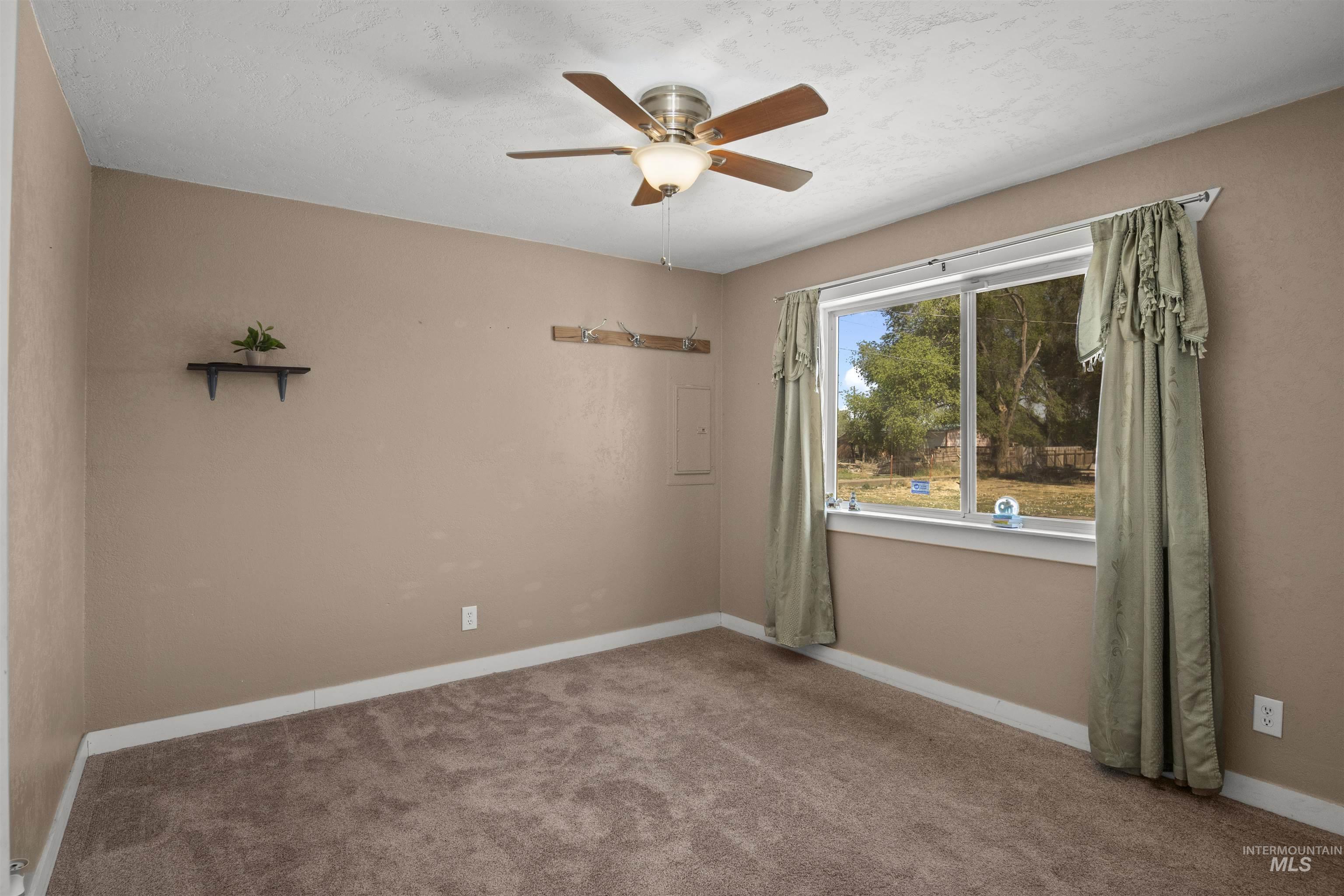 642 Oak St., Twin Falls, Idaho 83301, 3 Bedrooms, 1 Bathroom, Residential For Sale, Price $294,900,MLS 98950325