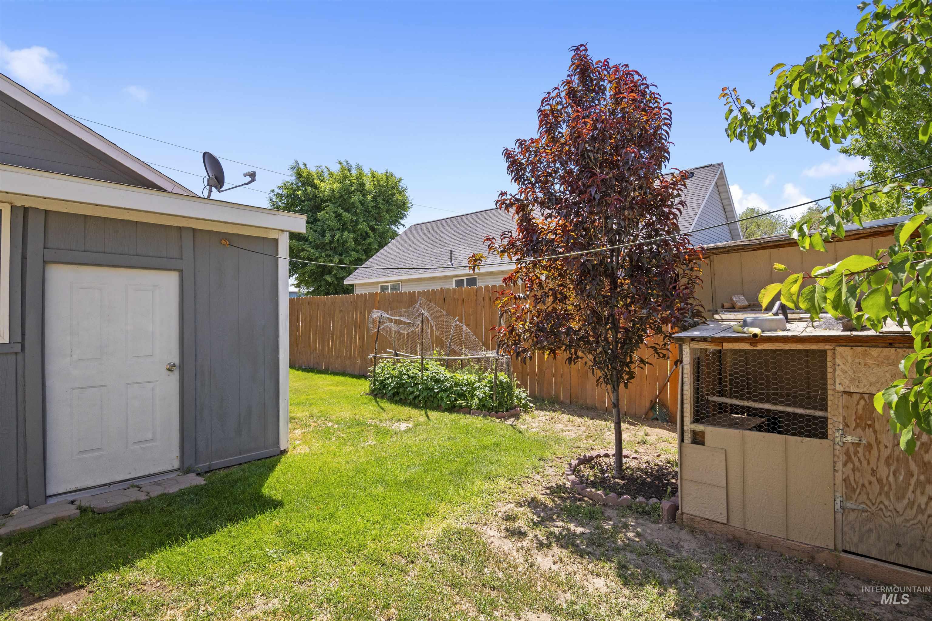 642 Oak St., Twin Falls, Idaho 83301, 3 Bedrooms, 1 Bathroom, Residential For Sale, Price $294,900,MLS 98950325