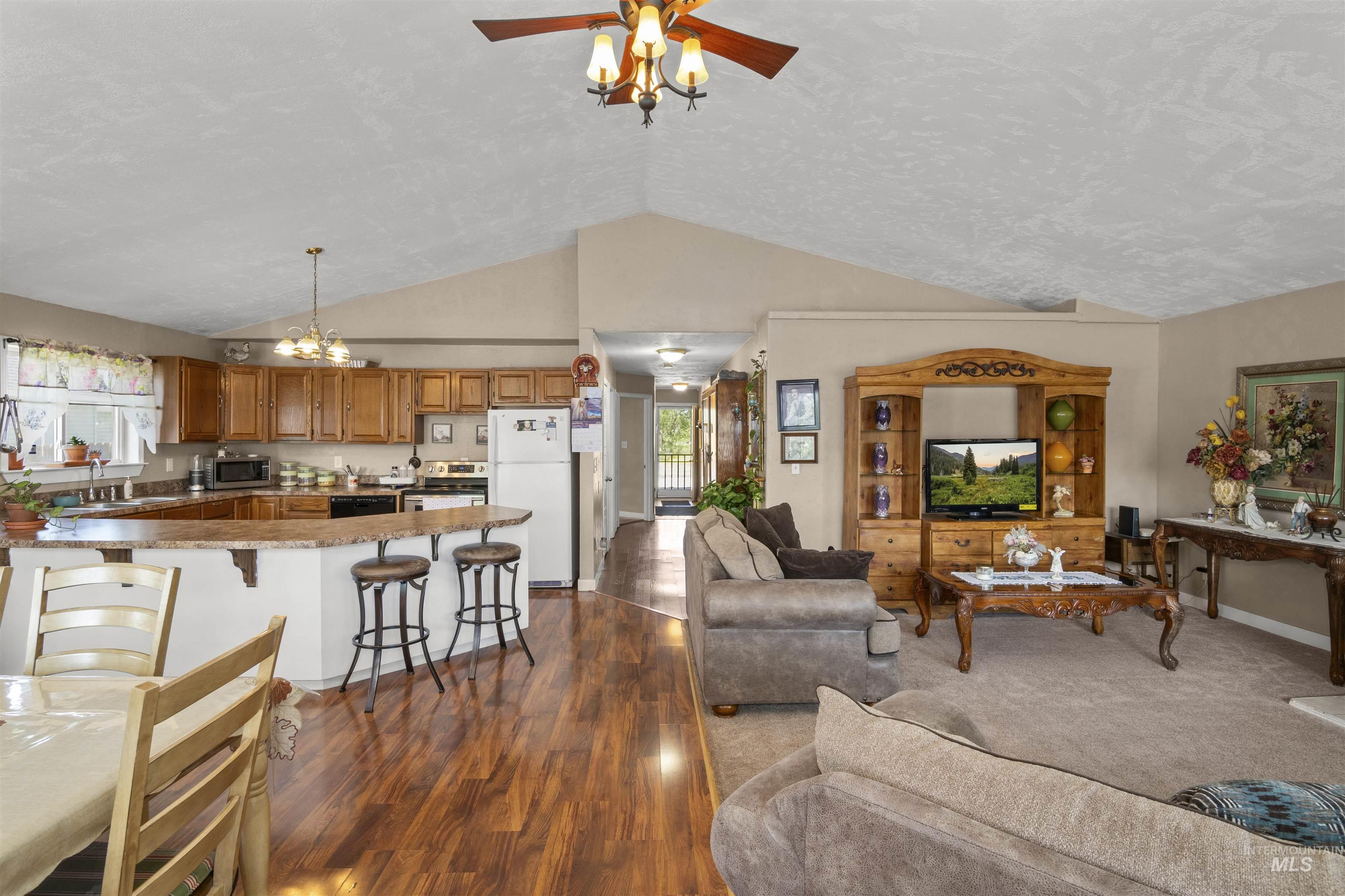 642 Oak St., Twin Falls, Idaho 83301, 3 Bedrooms, 1 Bathroom, Residential For Sale, Price $294,900,MLS 98950325