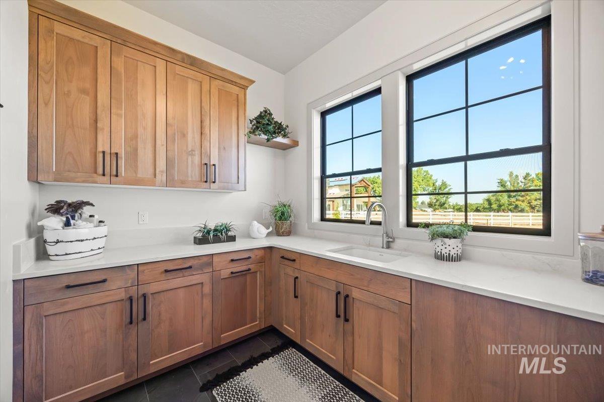 8860 Kemp Rd, Middleton, Idaho 83607, 4 Bedrooms, 2.5 Bathrooms, Residential For Sale, Price $1,550,000, 98950392