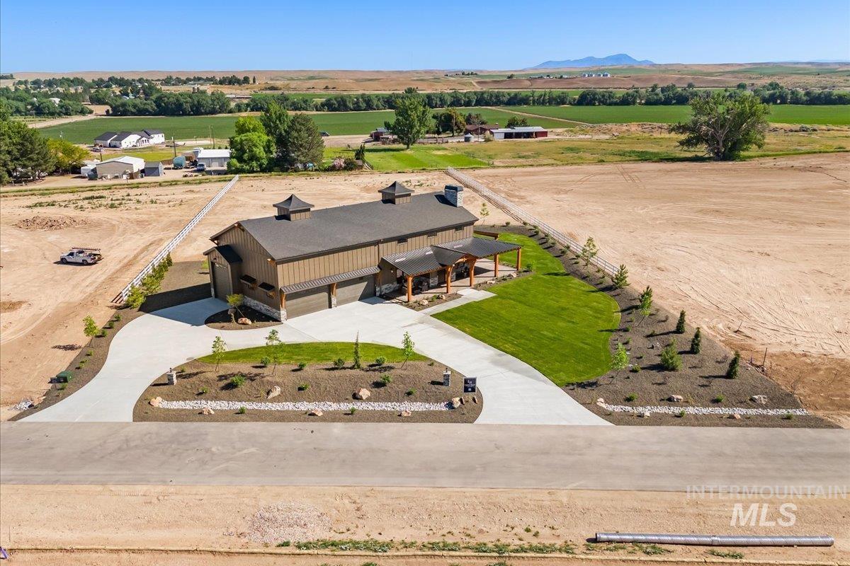 8860 Kemp Rd, Middleton, Idaho 83607, 4 Bedrooms, 2.5 Bathrooms, Residential For Sale, Price $1,550,000, 98950392