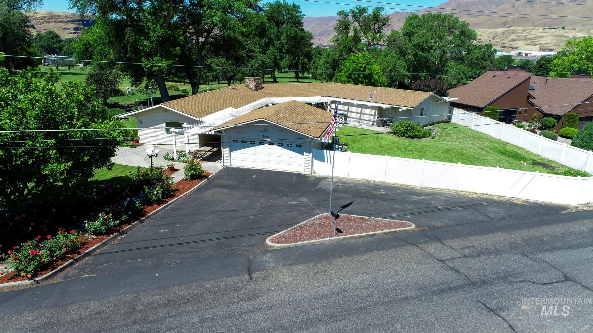 708 16th St, Clarkston, Washington 99403, 4 Bedrooms, 4 Bathrooms, Residential For Sale, Price $599,900,MLS 98950502