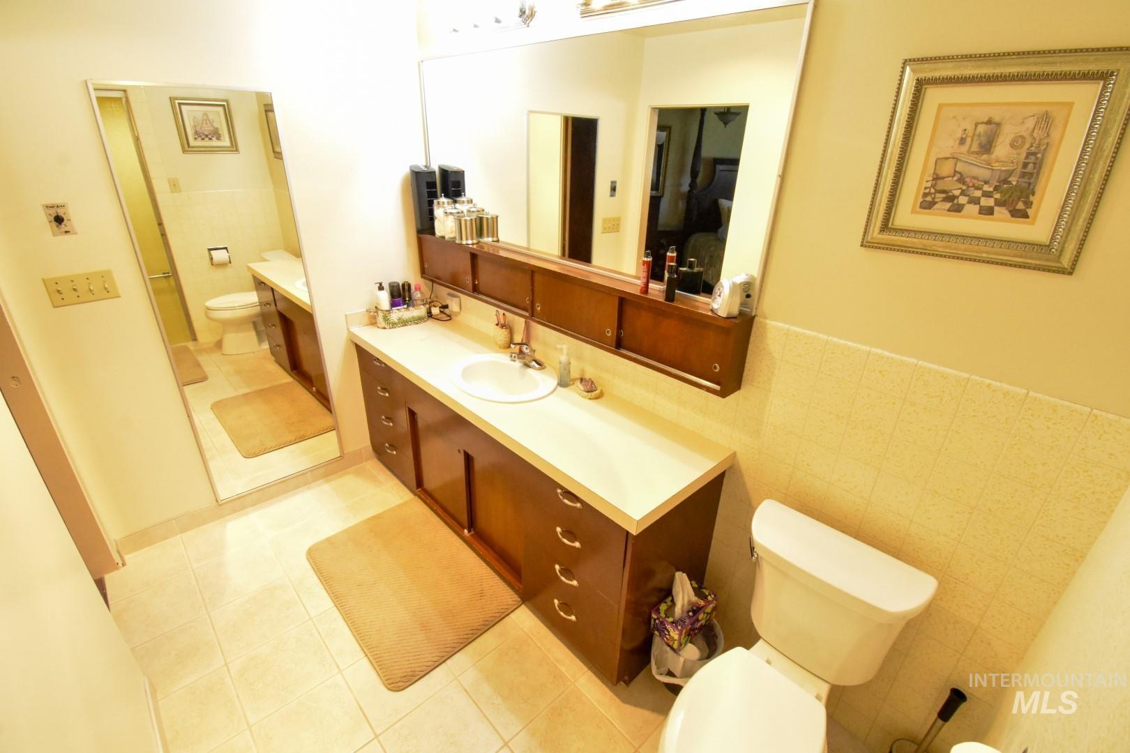 708 16th St, Clarkston, Washington 99403, 4 Bedrooms, 4 Bathrooms, Residential For Sale, Price $599,900,MLS 98950502