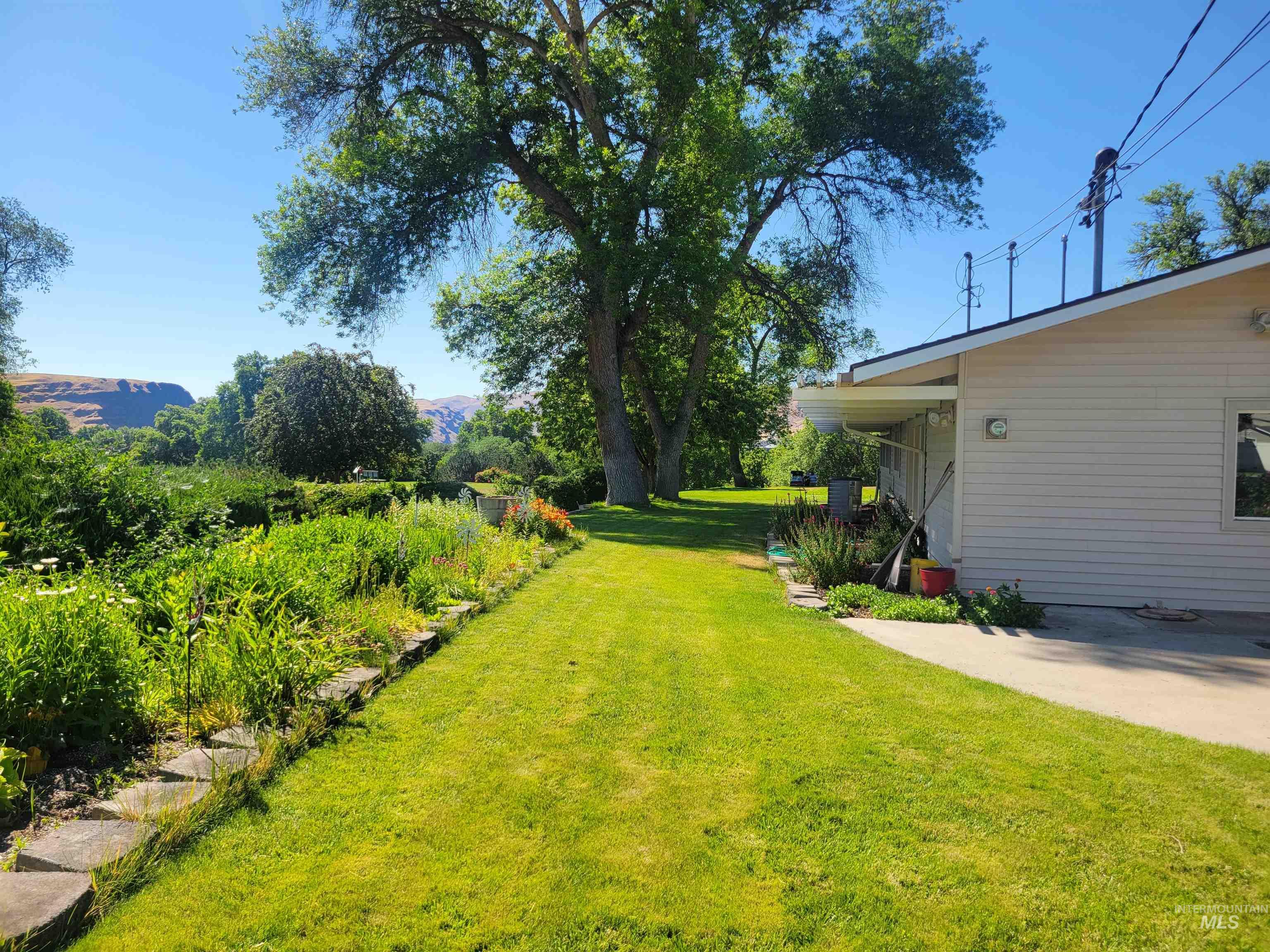 708 16th St, Clarkston, Washington 99403, 4 Bedrooms, 4 Bathrooms, Residential For Sale, Price $599,900,MLS 98950502