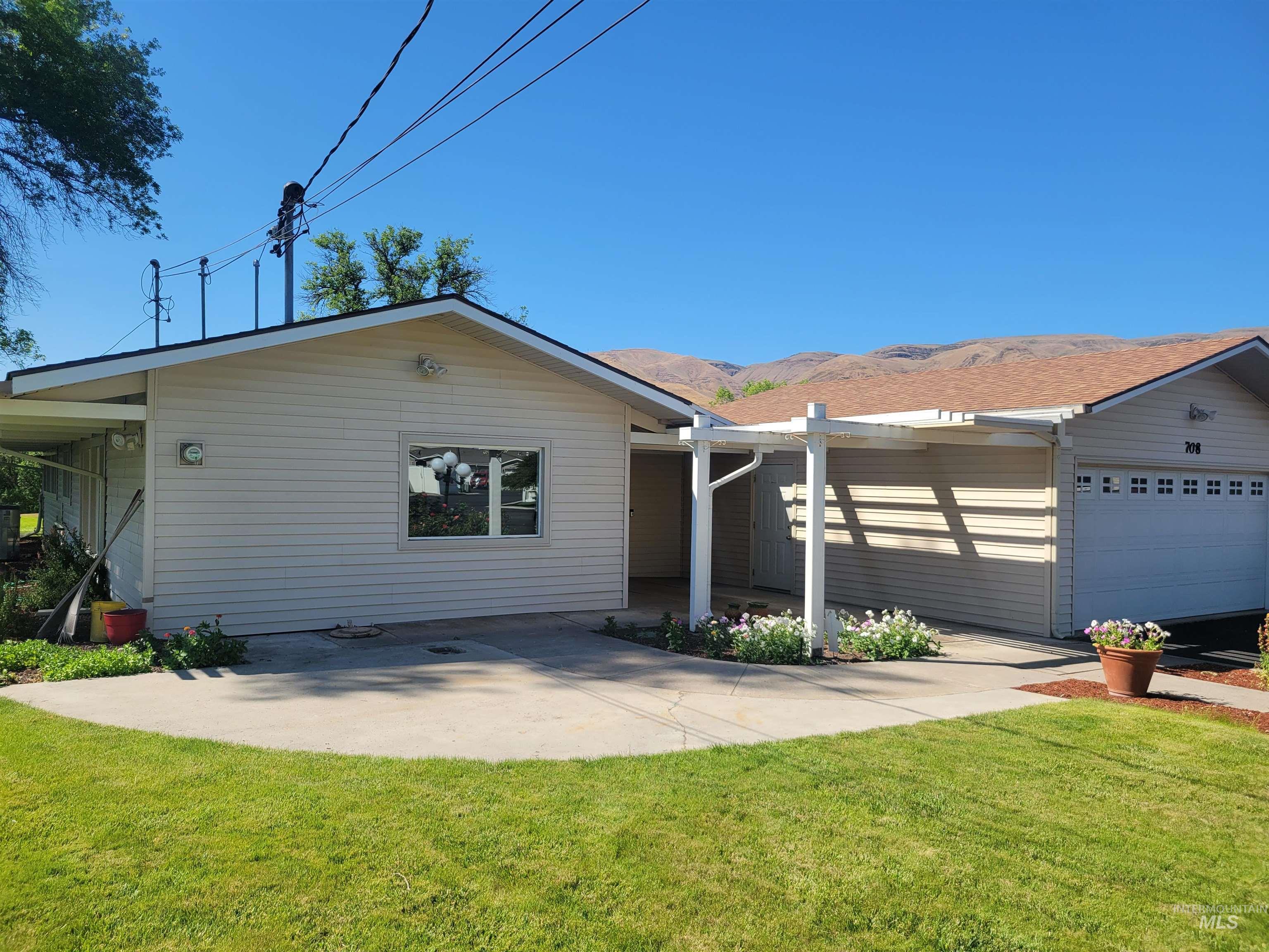 708 16th St, Clarkston, Washington 99403, 4 Bedrooms, 4 Bathrooms, Residential For Sale, Price $599,900,MLS 98950502