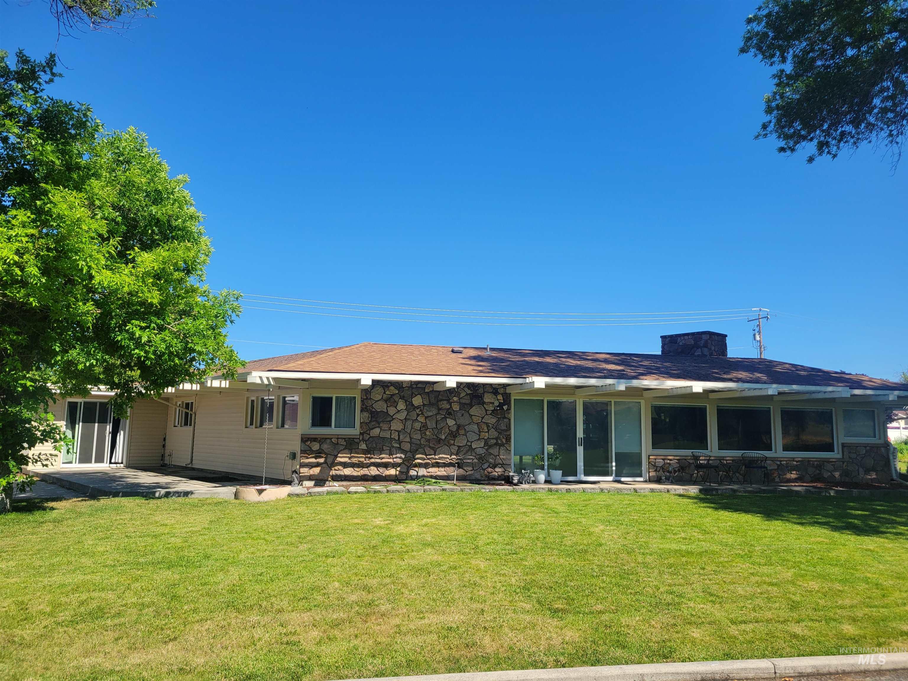 708 16th St, Clarkston, Washington 99403, 4 Bedrooms, 4 Bathrooms, Residential For Sale, Price $599,900,MLS 98950502