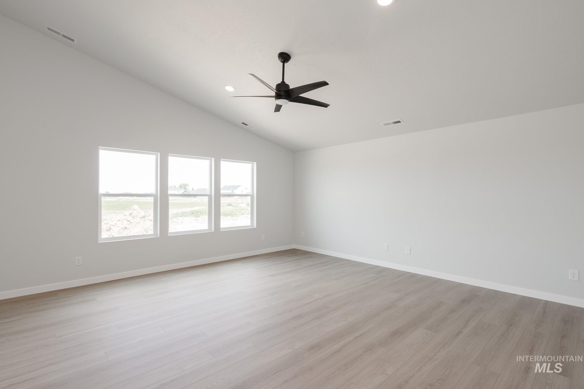 3806 W Tribute St, Meridian, Idaho 83642, 4 Bedrooms, 2 Bathrooms, Residential For Sale, Price $439,990, 98950598