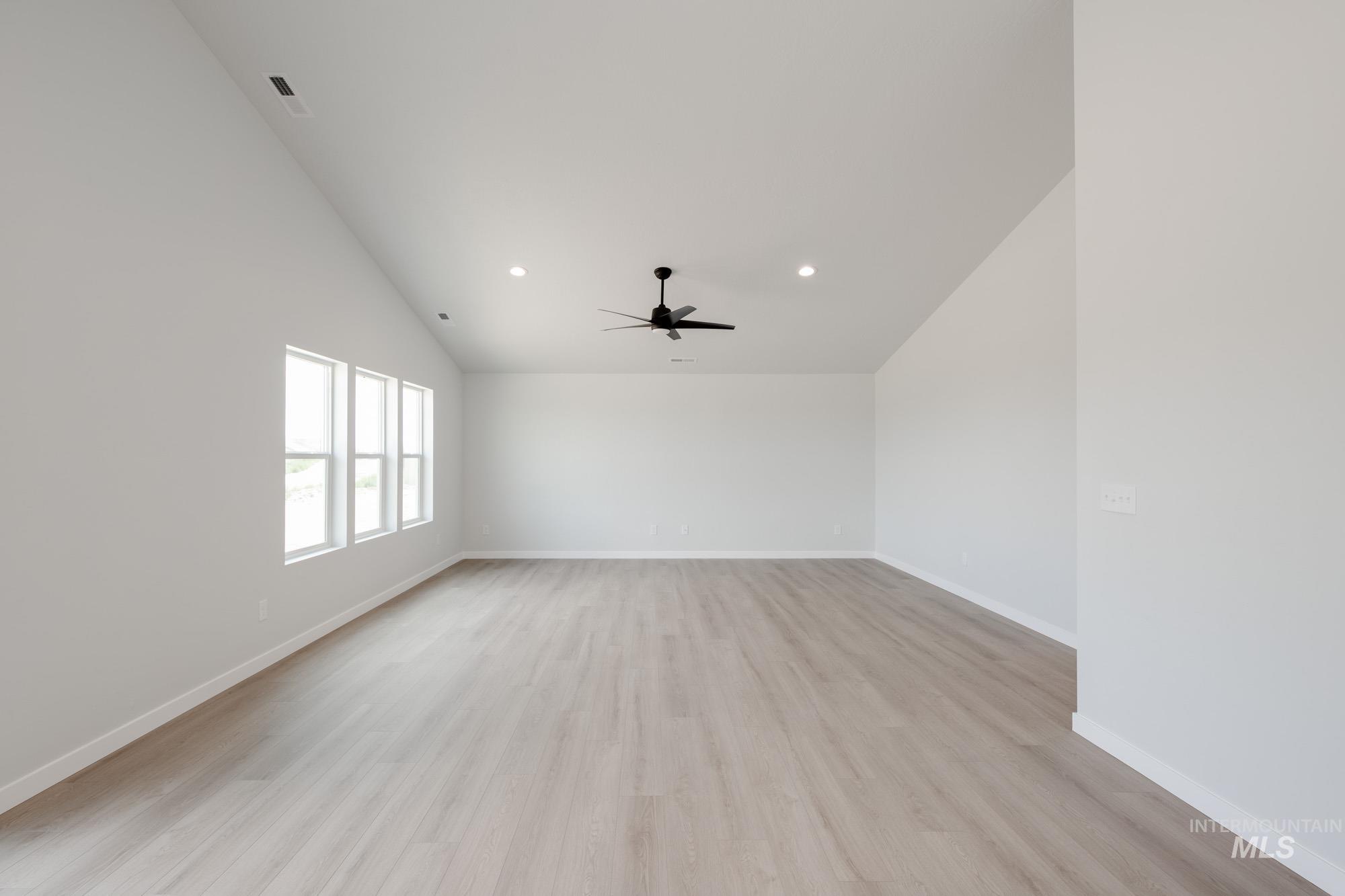 3806 W Tribute St, Meridian, Idaho 83642, 4 Bedrooms, 2 Bathrooms, Residential For Sale, Price $439,990, 98950598