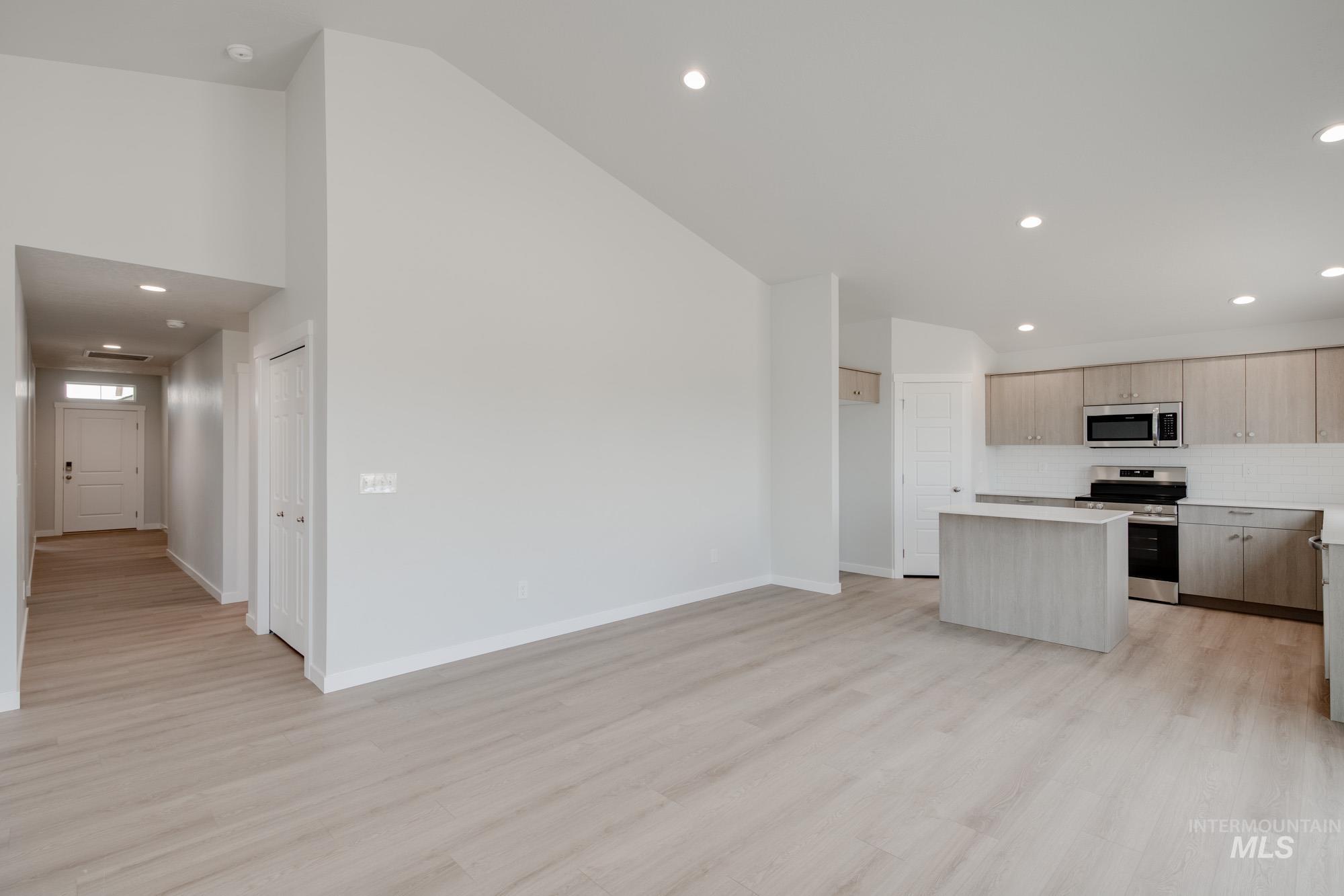 3806 W Tribute St, Meridian, Idaho 83642, 4 Bedrooms, 2 Bathrooms, Residential For Sale, Price $439,990, 98950598