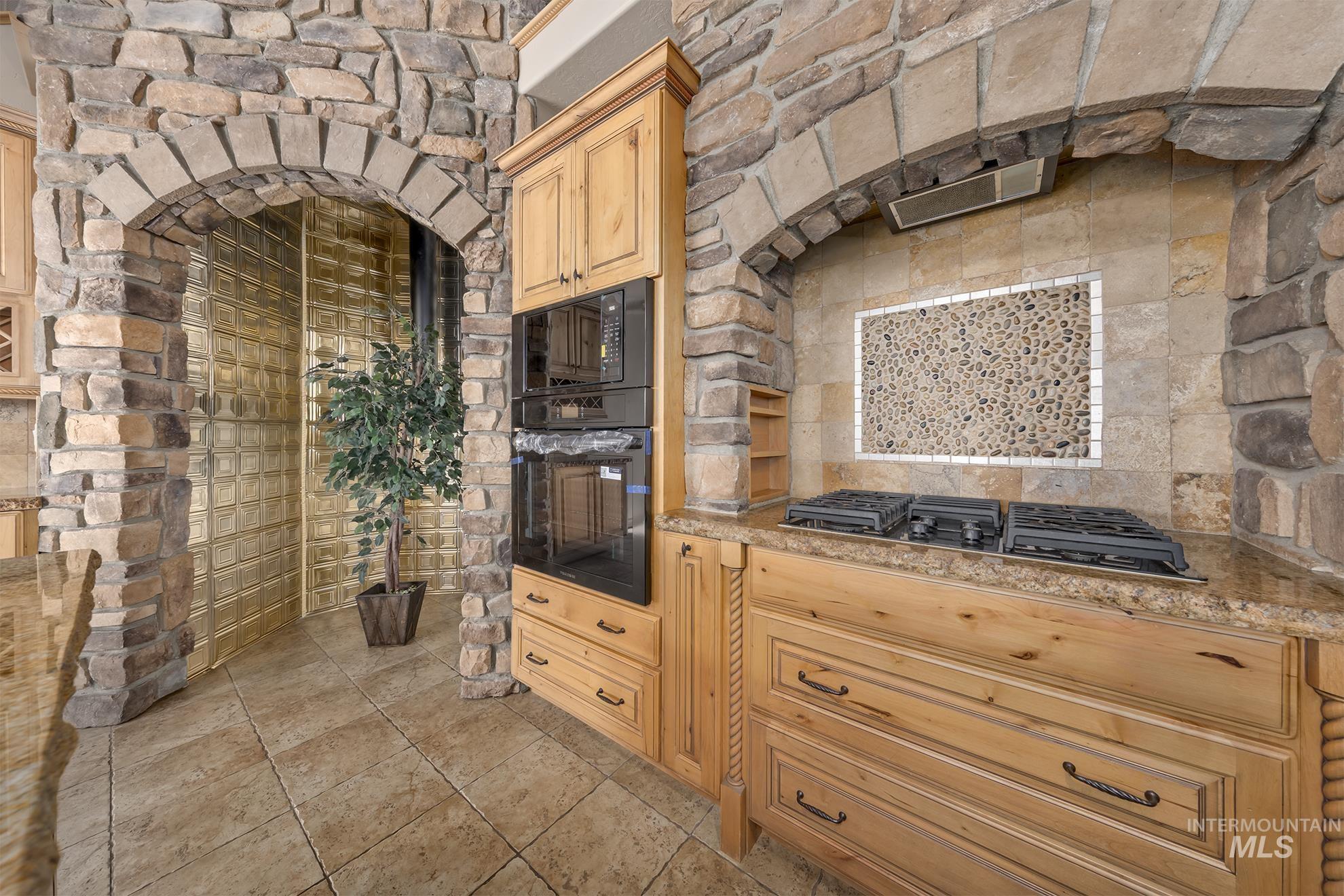 4920 & 4940 Hwy 72, New Plymouth, Idaho 83655, 3 Bedrooms, 3 Bathrooms, Farm & Ranch For Sale, Price $1,775,000,MLS 98950619