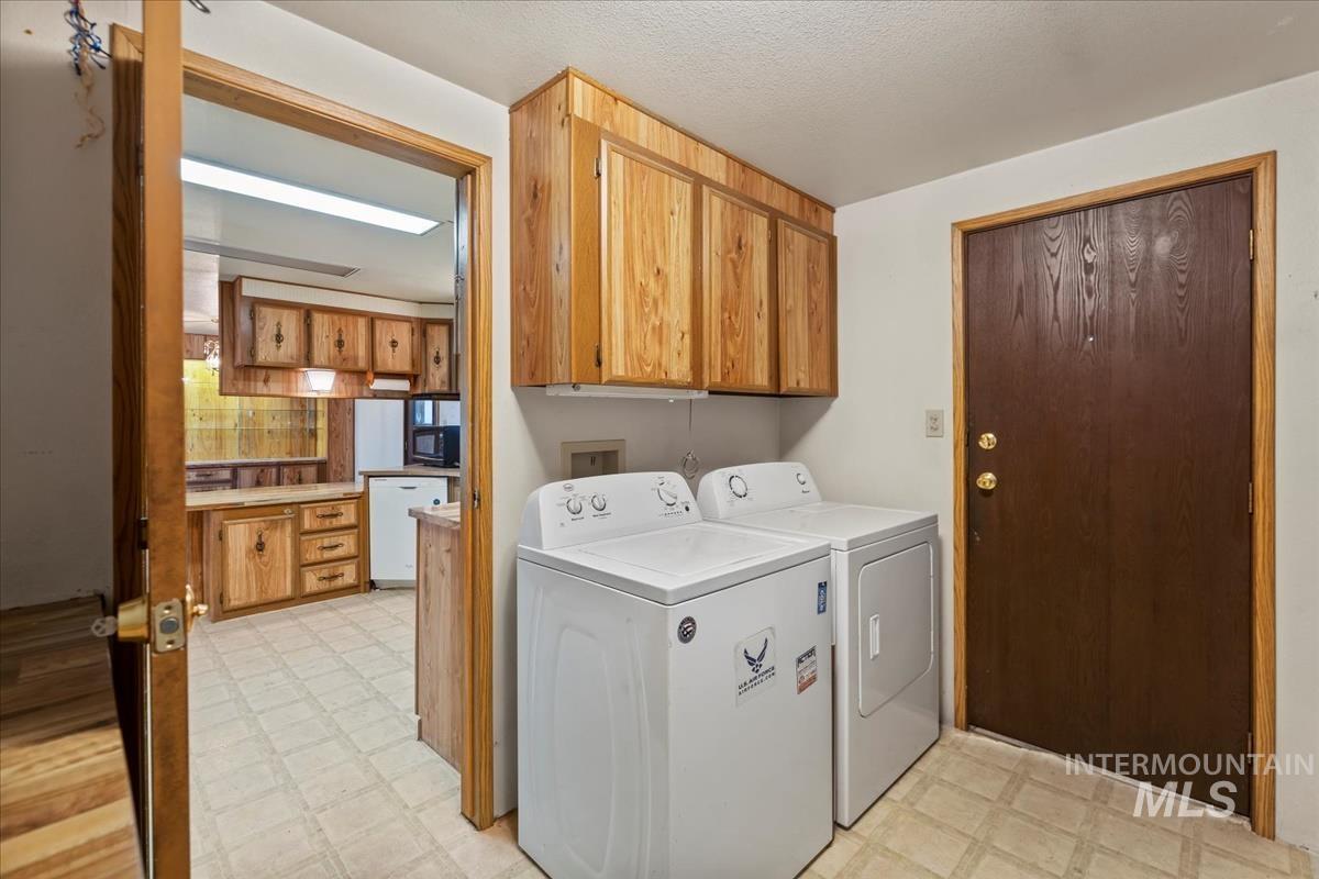 914 N Midland Blvd, Nampa, Idaho 83651, 3 Bedrooms, 2 Bathrooms, Residential For Sale, Price $109,900, 98950625