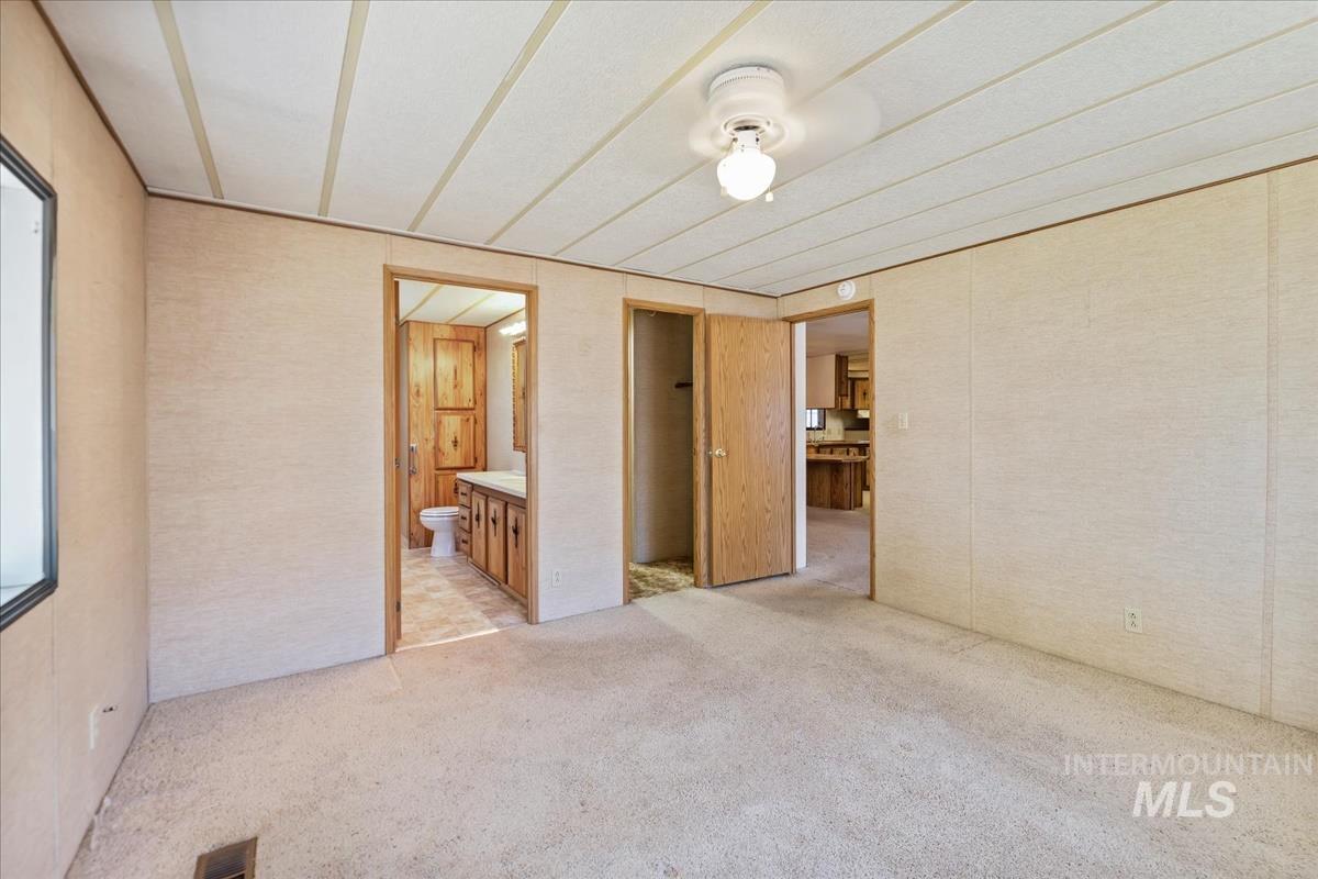 914 N Midland Blvd, Nampa, Idaho 83651, 3 Bedrooms, 2 Bathrooms, Residential For Sale, Price $109,900, 98950625