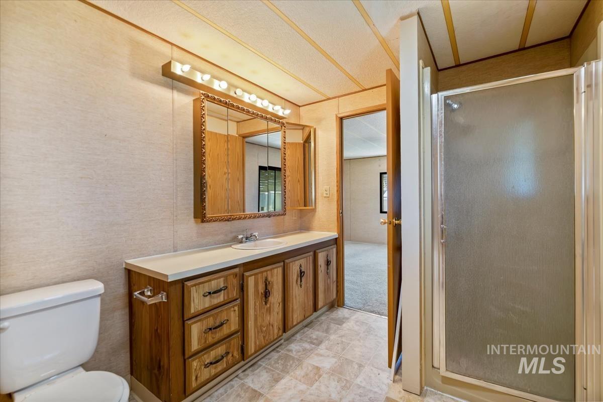 914 N Midland Blvd, Nampa, Idaho 83651, 3 Bedrooms, 2 Bathrooms, Residential For Sale, Price $109,900, 98950625