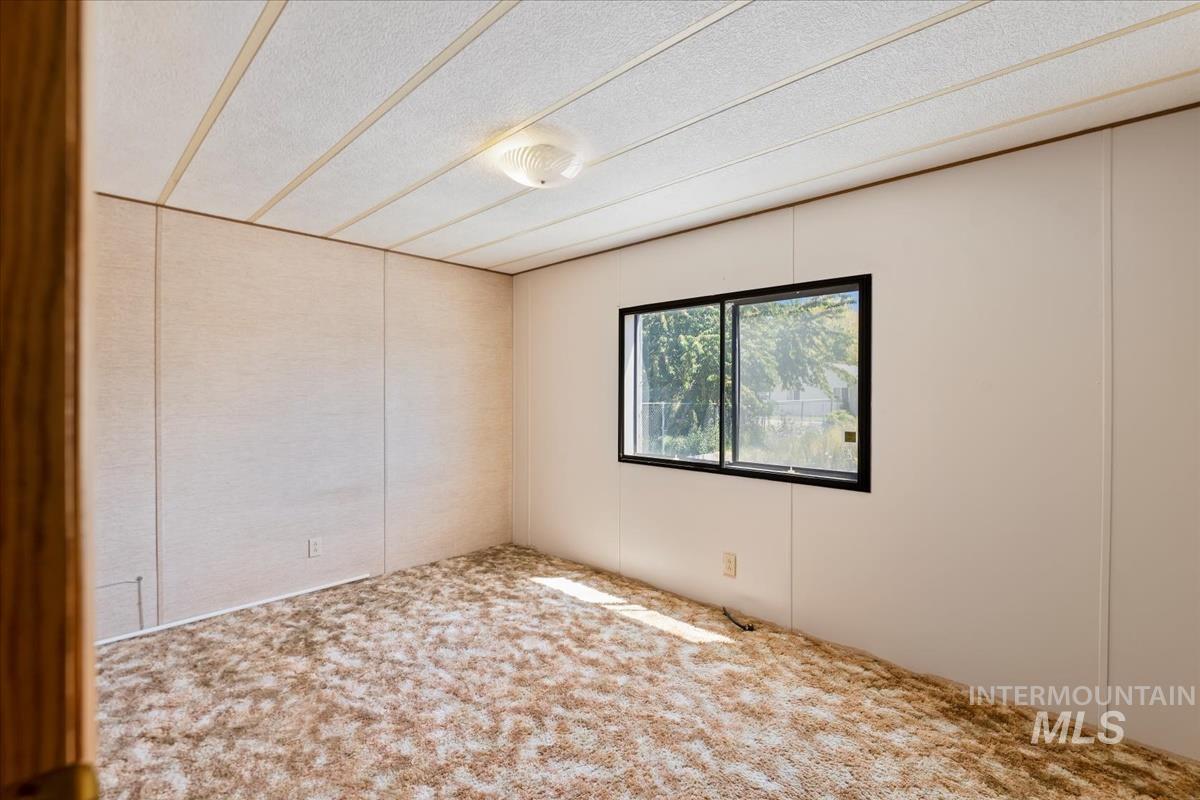 914 N Midland Blvd, Nampa, Idaho 83651, 3 Bedrooms, 2 Bathrooms, Residential For Sale, Price $109,900, 98950625