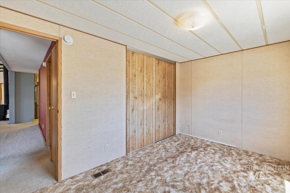 914 N Midland Blvd, Nampa, Idaho 83651, 3 Bedrooms, 2 Bathrooms, Residential For Sale, Price $109,900, 98950625