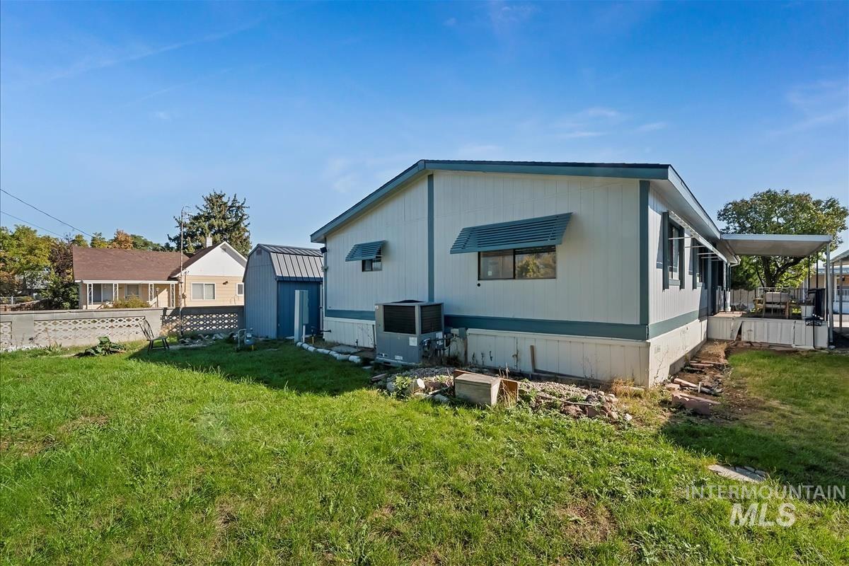 914 N Midland Blvd, Nampa, Idaho 83651, 3 Bedrooms, 2 Bathrooms, Residential For Sale, Price $109,900, 98950625