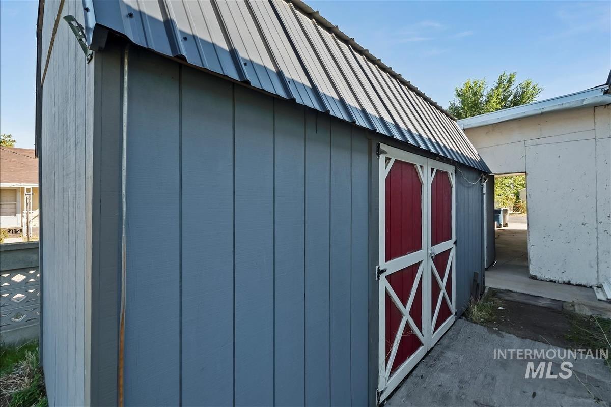 914 N Midland Blvd, Nampa, Idaho 83651, 3 Bedrooms, 2 Bathrooms, Residential For Sale, Price $109,900, 98950625