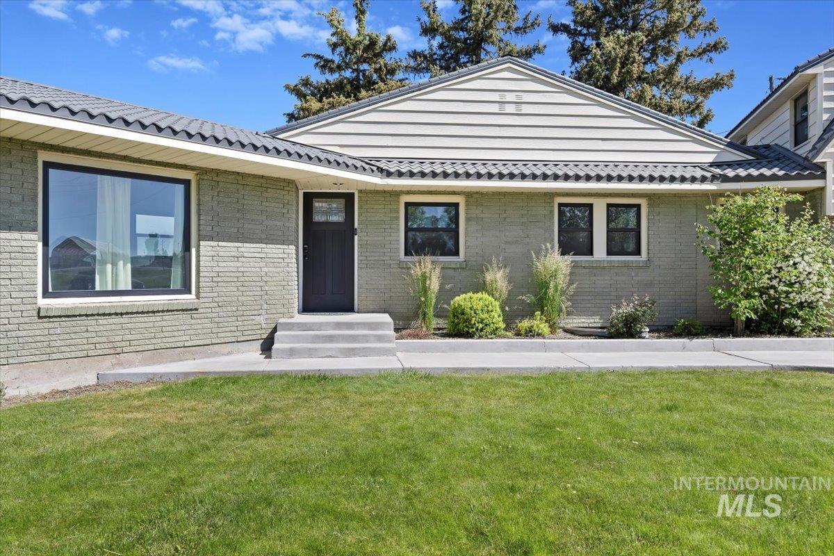 2982 E 990 S, Hazelton, Idaho 83335, 4 Bedrooms, 2 Bathrooms, Residential For Sale, Price $505,000, 98950636